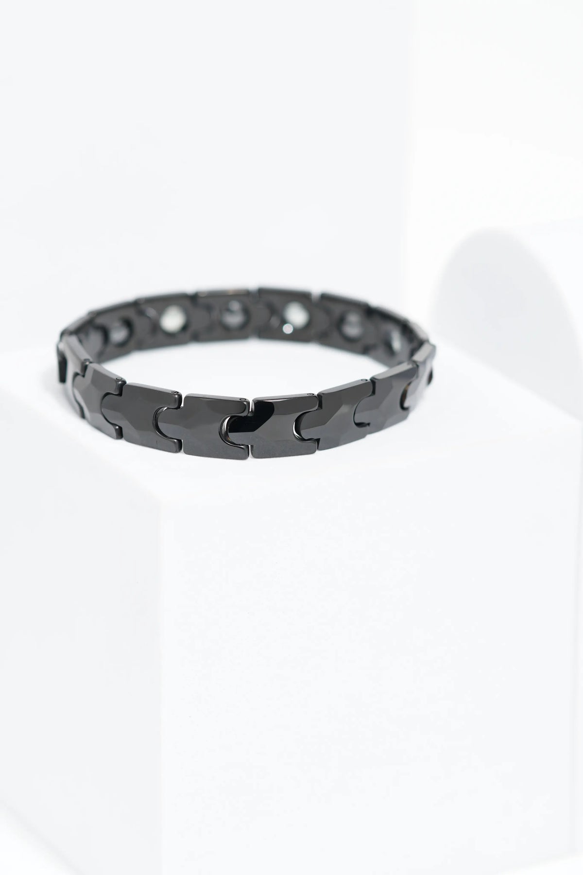 Nuvé - Ceramic bracelet for men. worldjewel.in men's bracelets