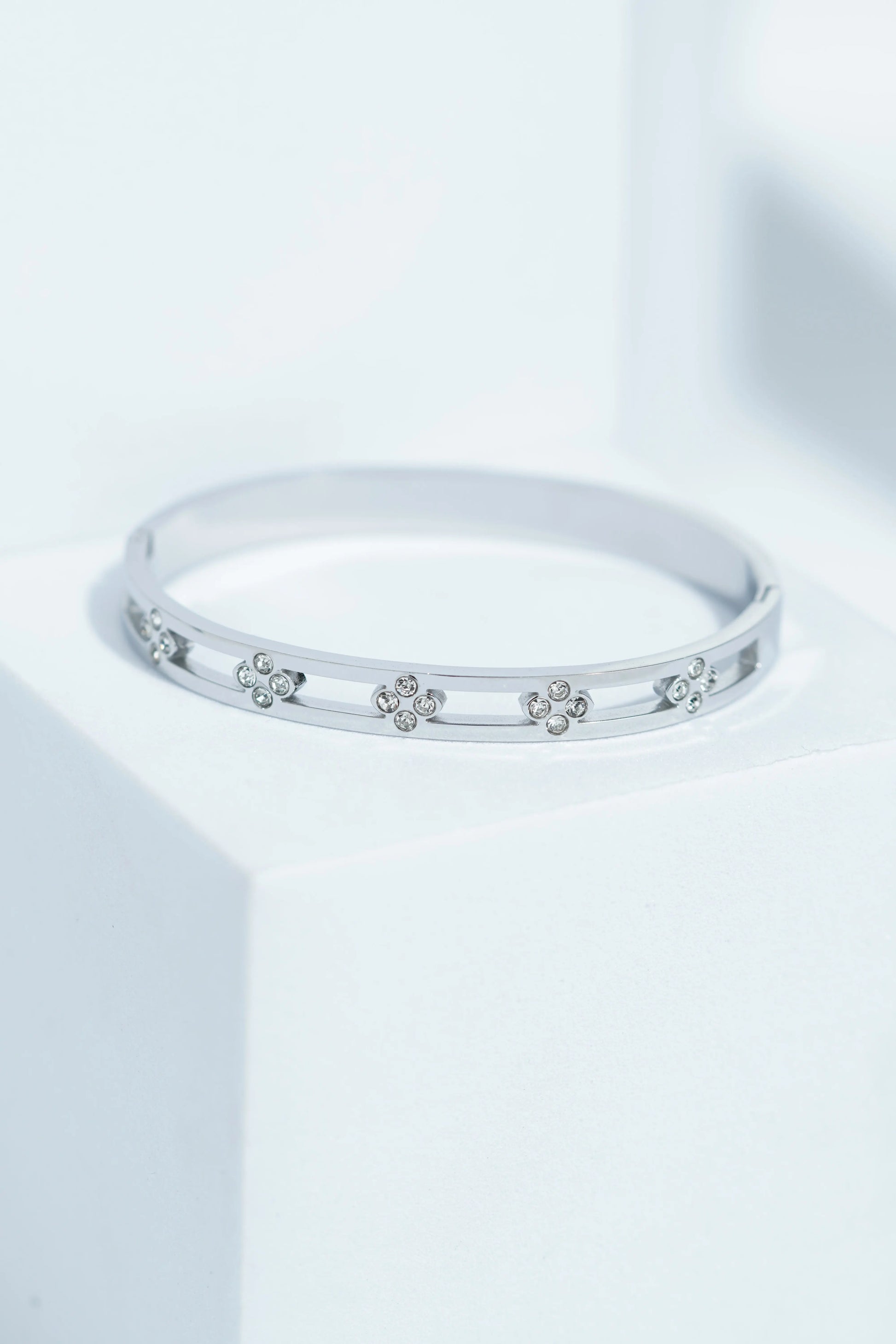 Nyla Curve Bangle Bracelet worldjewel.in CUFF BRACELET FOR WOMEN