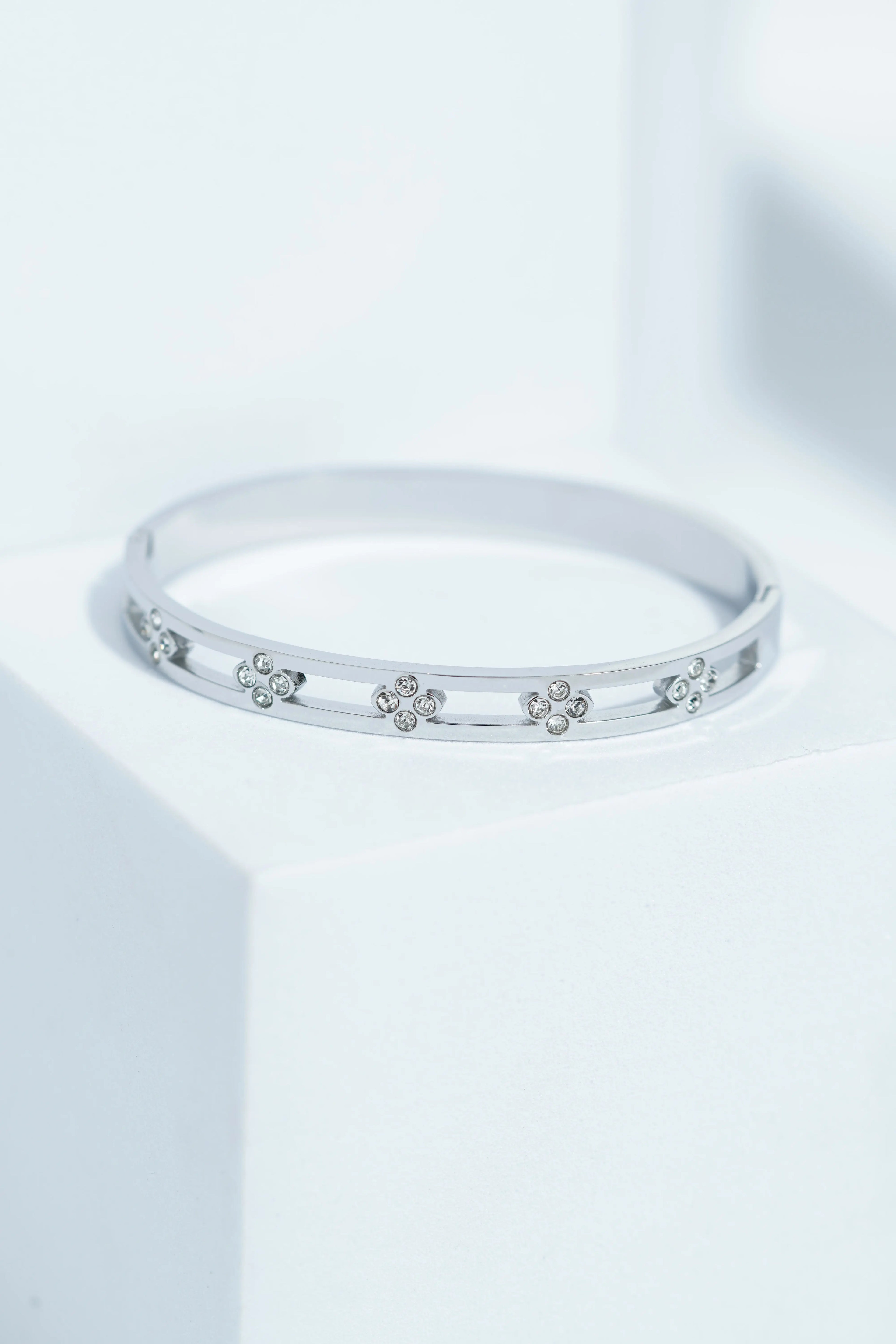 Nyla Curve Bangle Bracelet worldjewel.in CUFF BRACELET FOR WOMEN