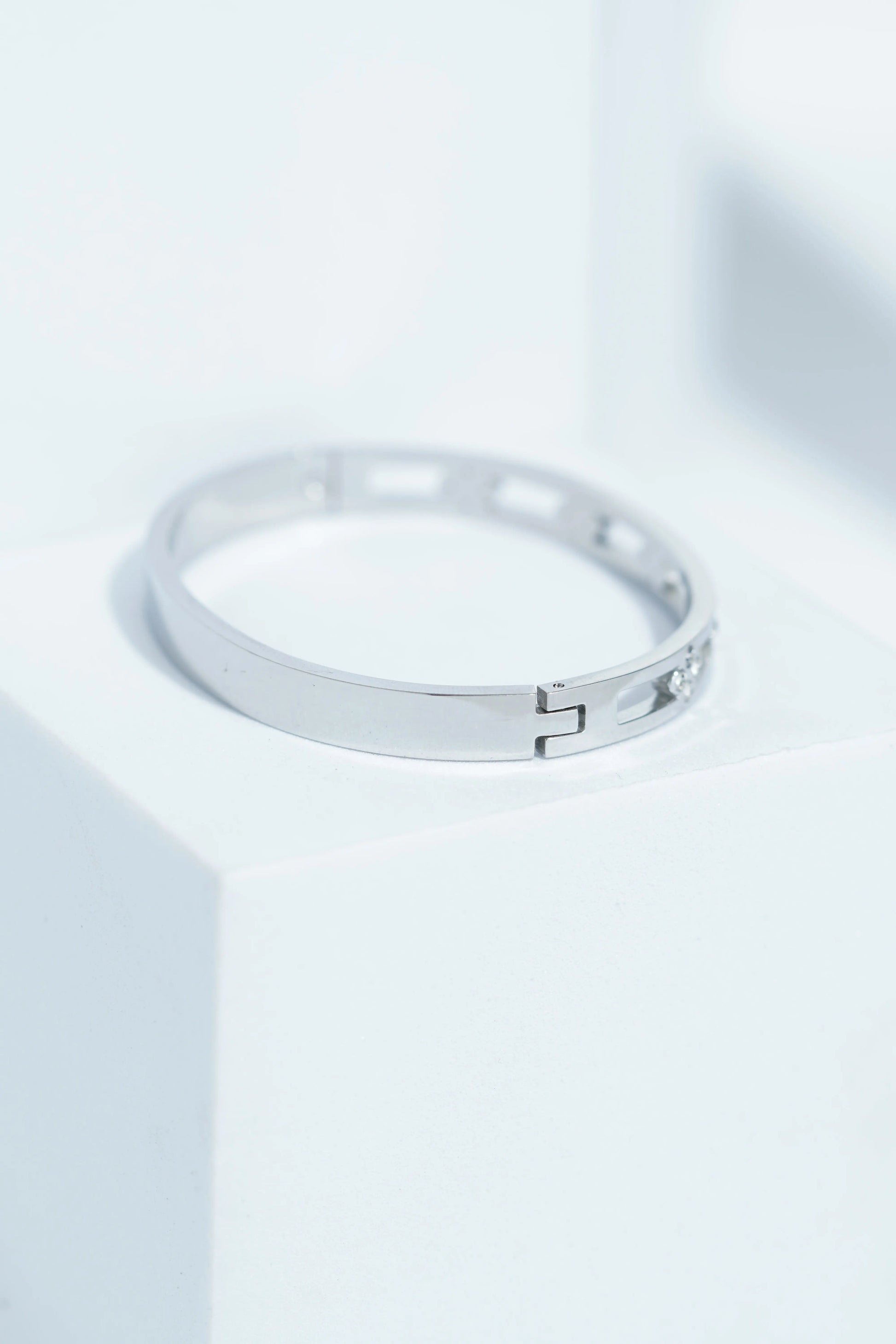 Nyla Curve Bangle Bracelet worldjewel.in CUFF BRACELET FOR WOMEN