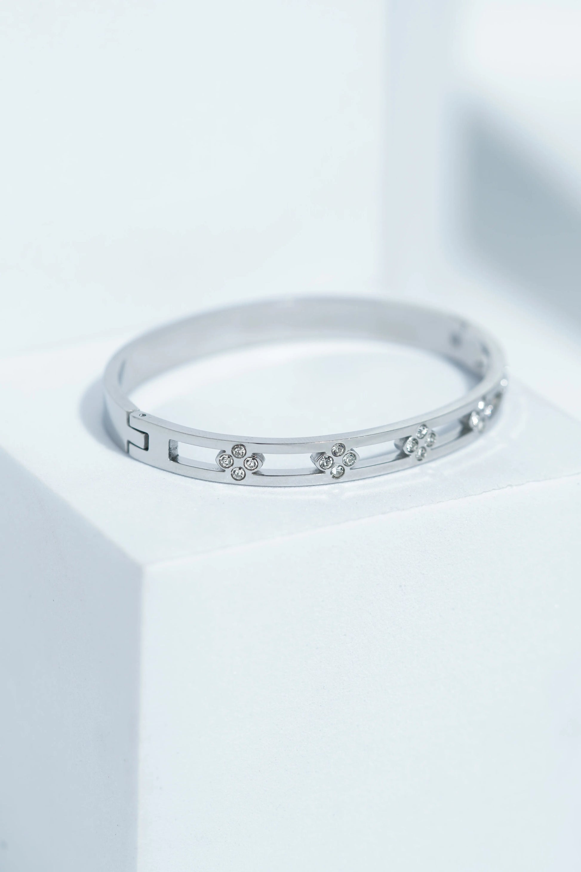 Nyla Curve Bangle Bracelet worldjewel.in CUFF BRACELET FOR WOMEN