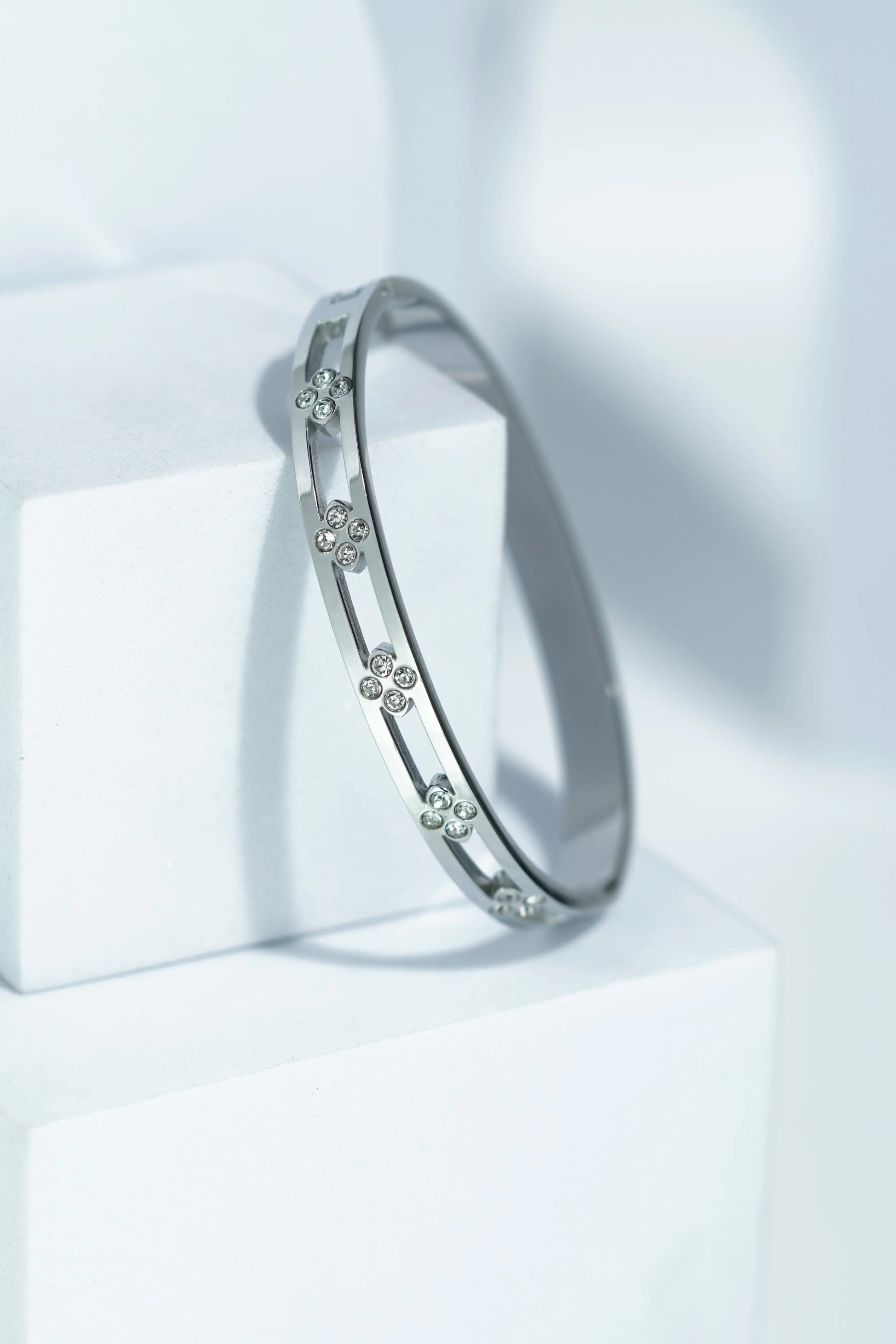 Nyla Curve Bangle Bracelet worldjewel.in CUFF BRACELET FOR WOMEN