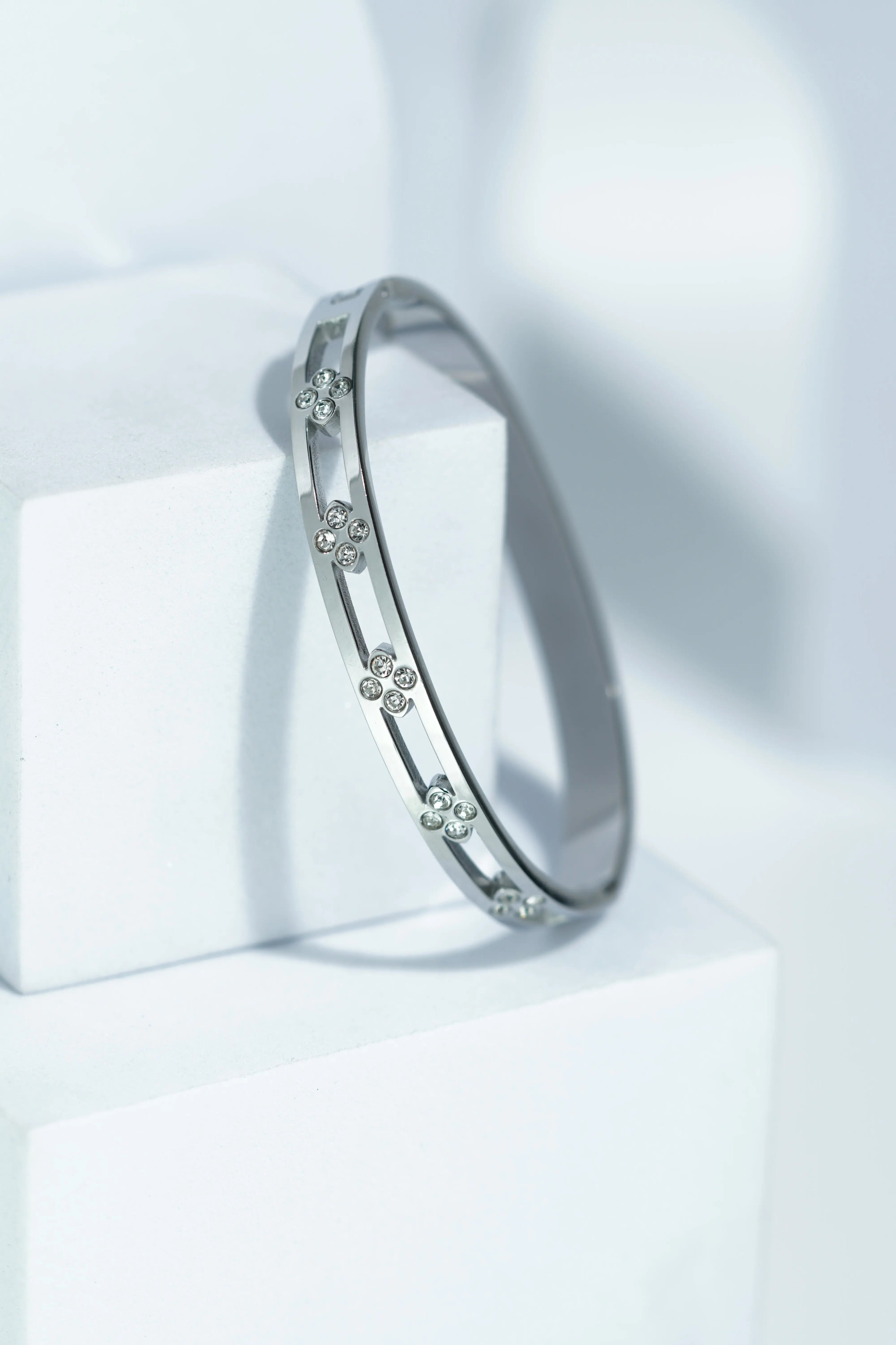 Nyla Curve Bangle Bracelet worldjewel.in CUFF BRACELET FOR WOMEN