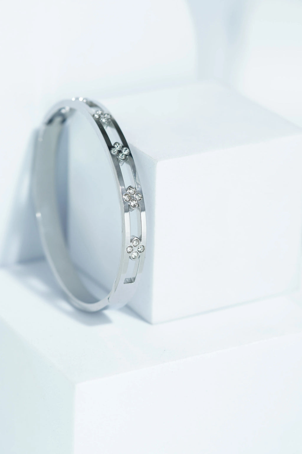 Nyla Curve Bangle Bracelet worldjewel.in CUFF BRACELET FOR WOMEN