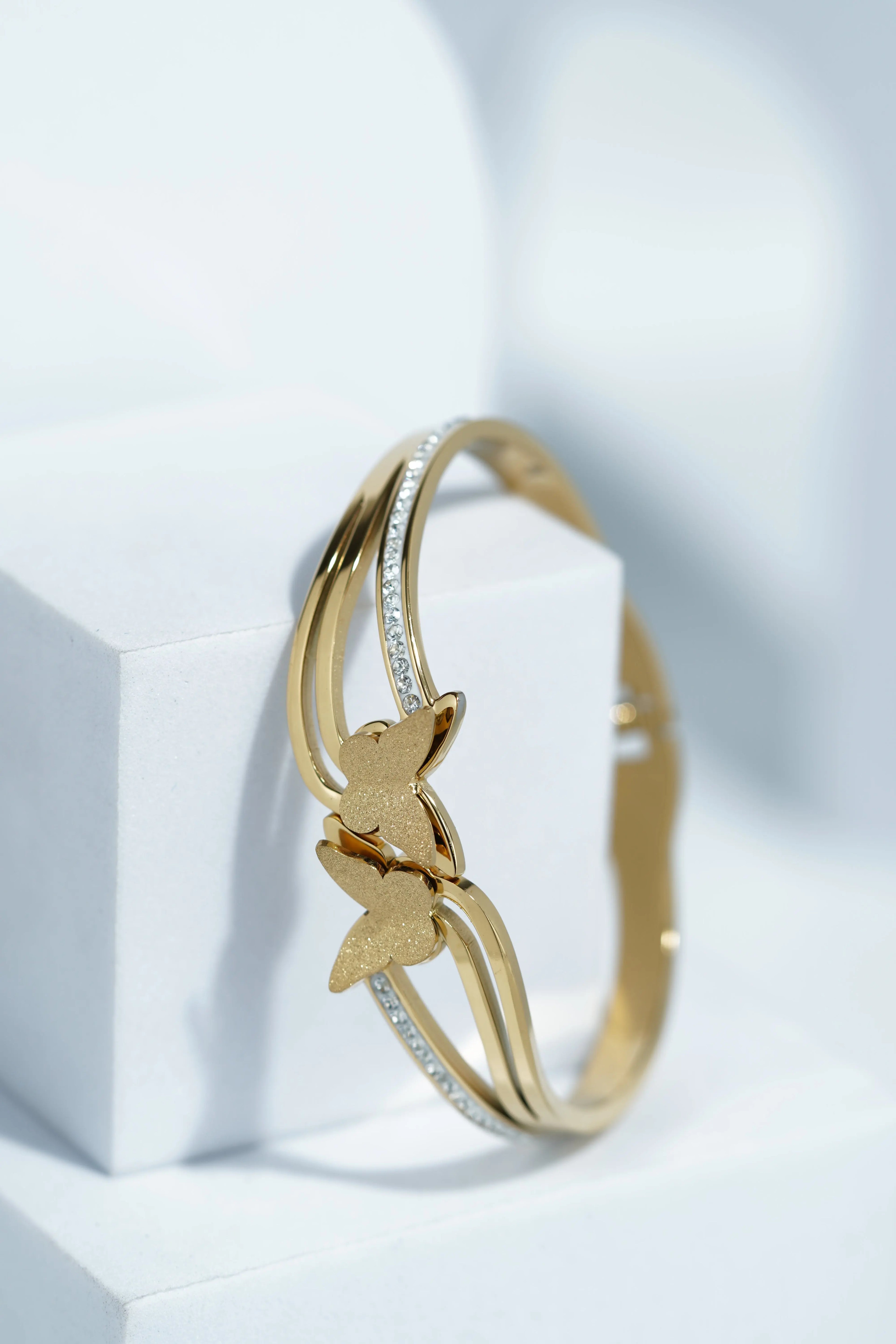 Orla Radiance Bangle Bracelet worldjewel.in CUFF BRACELET FOR WOMEN