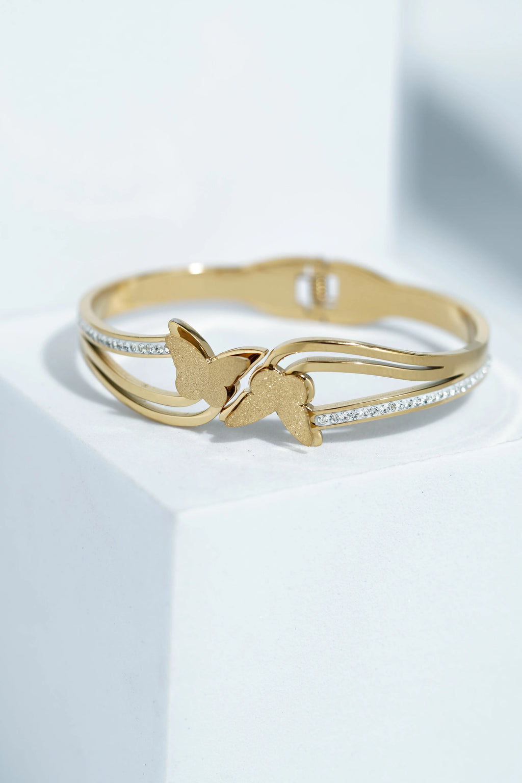 Orla Radiance Bangle Bracelet worldjewel.in CUFF BRACELET FOR WOMEN