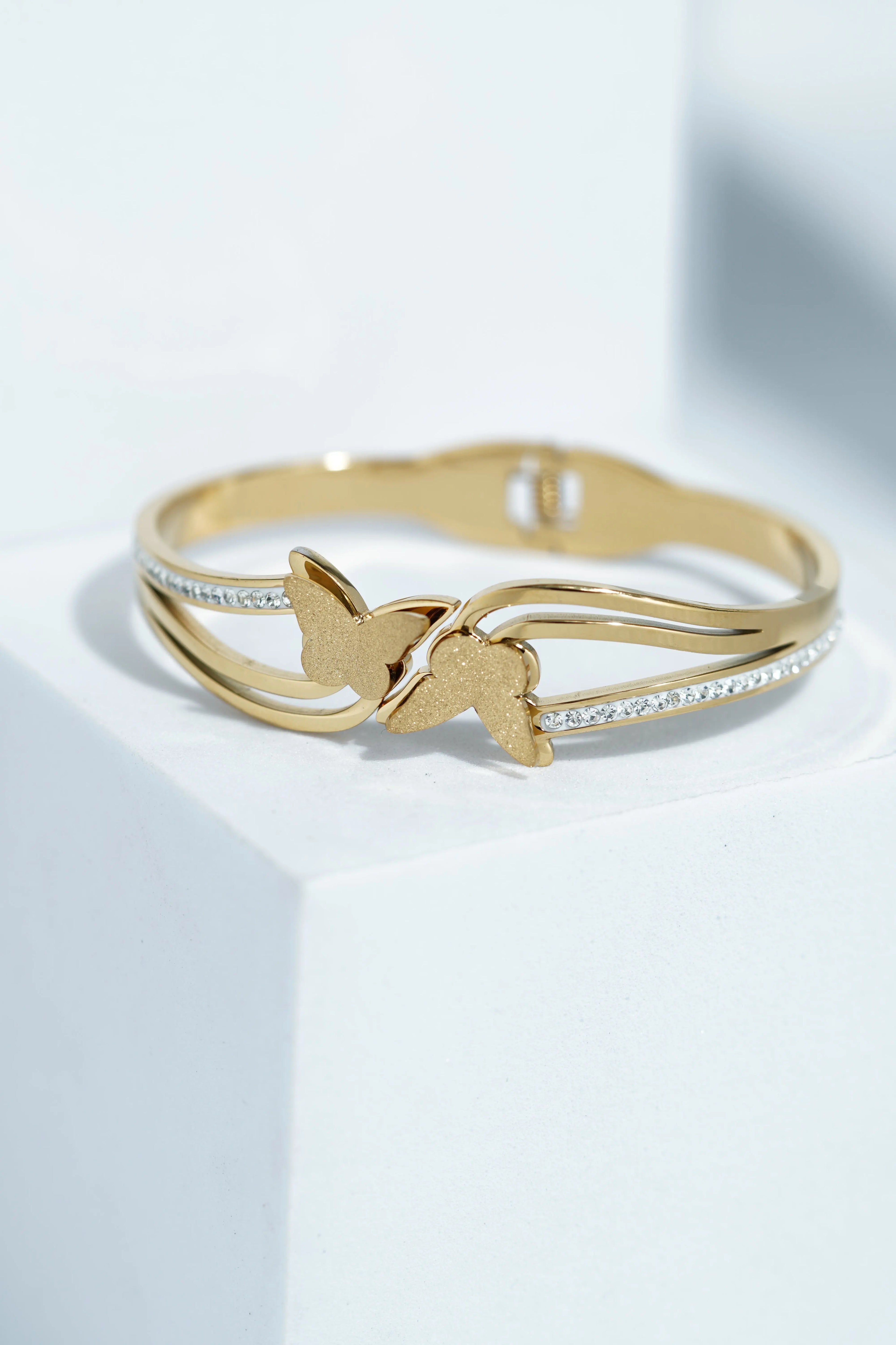 Orla Radiance Bangle Bracelet worldjewel.in CUFF BRACELET FOR WOMEN