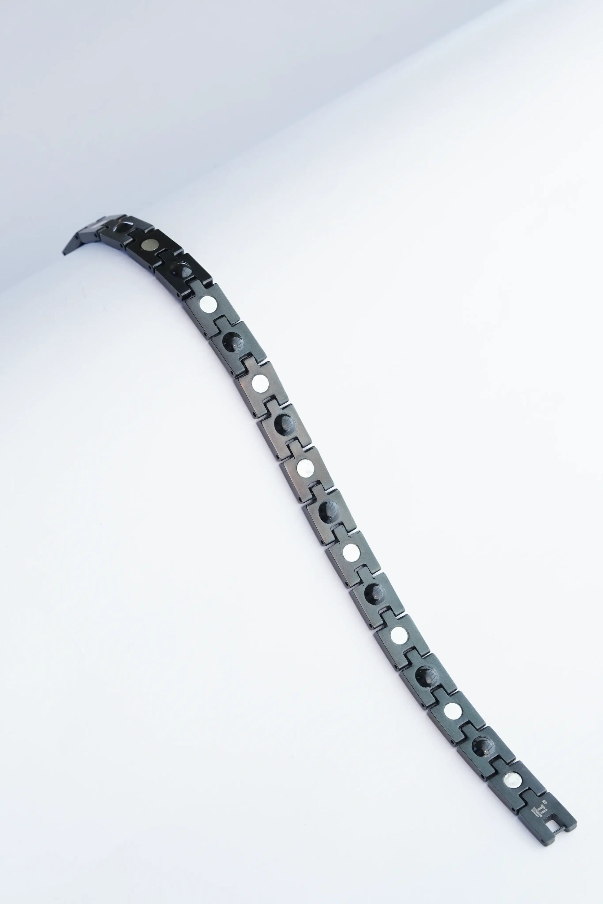 Premium Titanium bracelet worldjewel.in Titanium bracelet