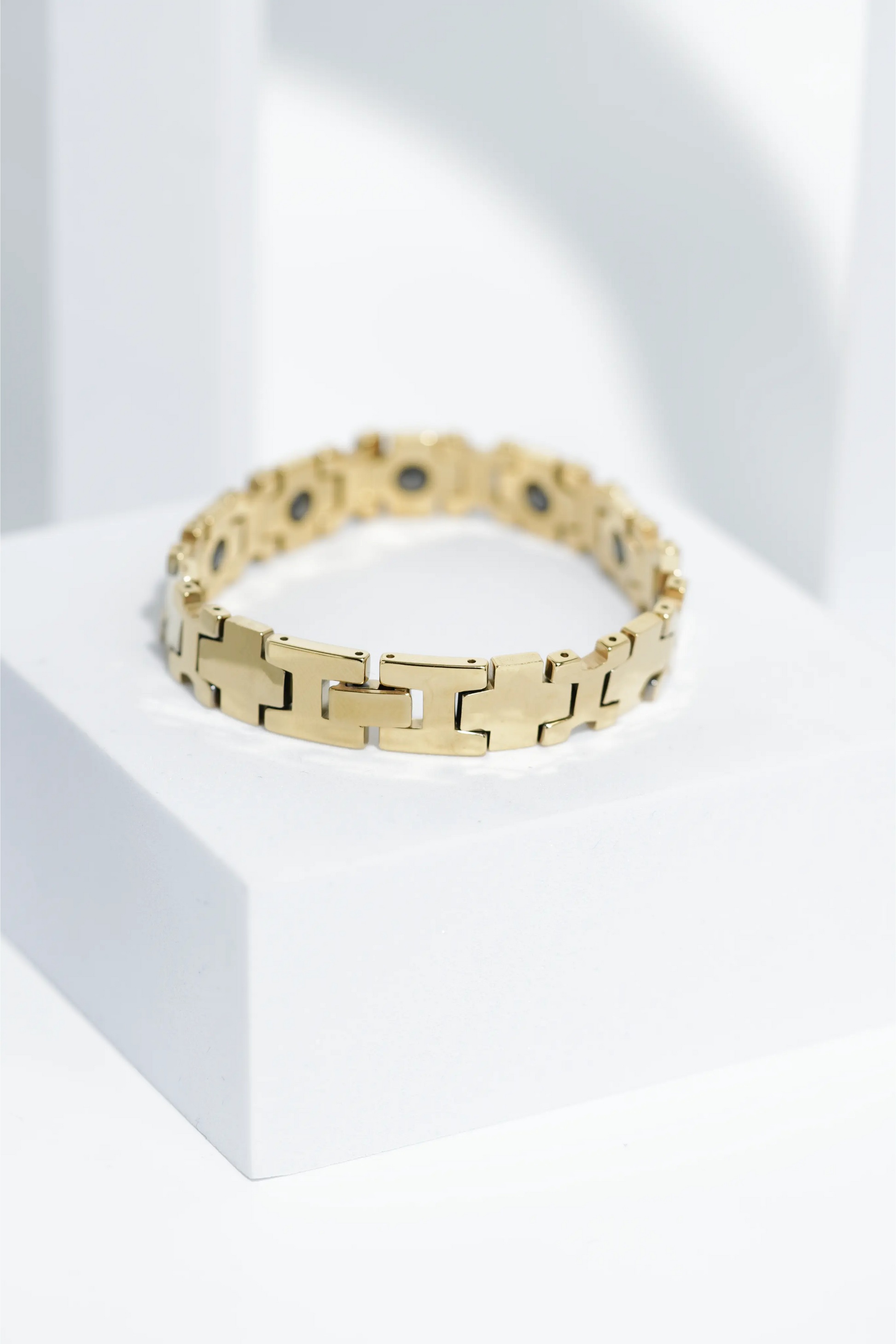 Sandstone Shine - Ceramic bracelet for men. worldjewel.in men's bracelets