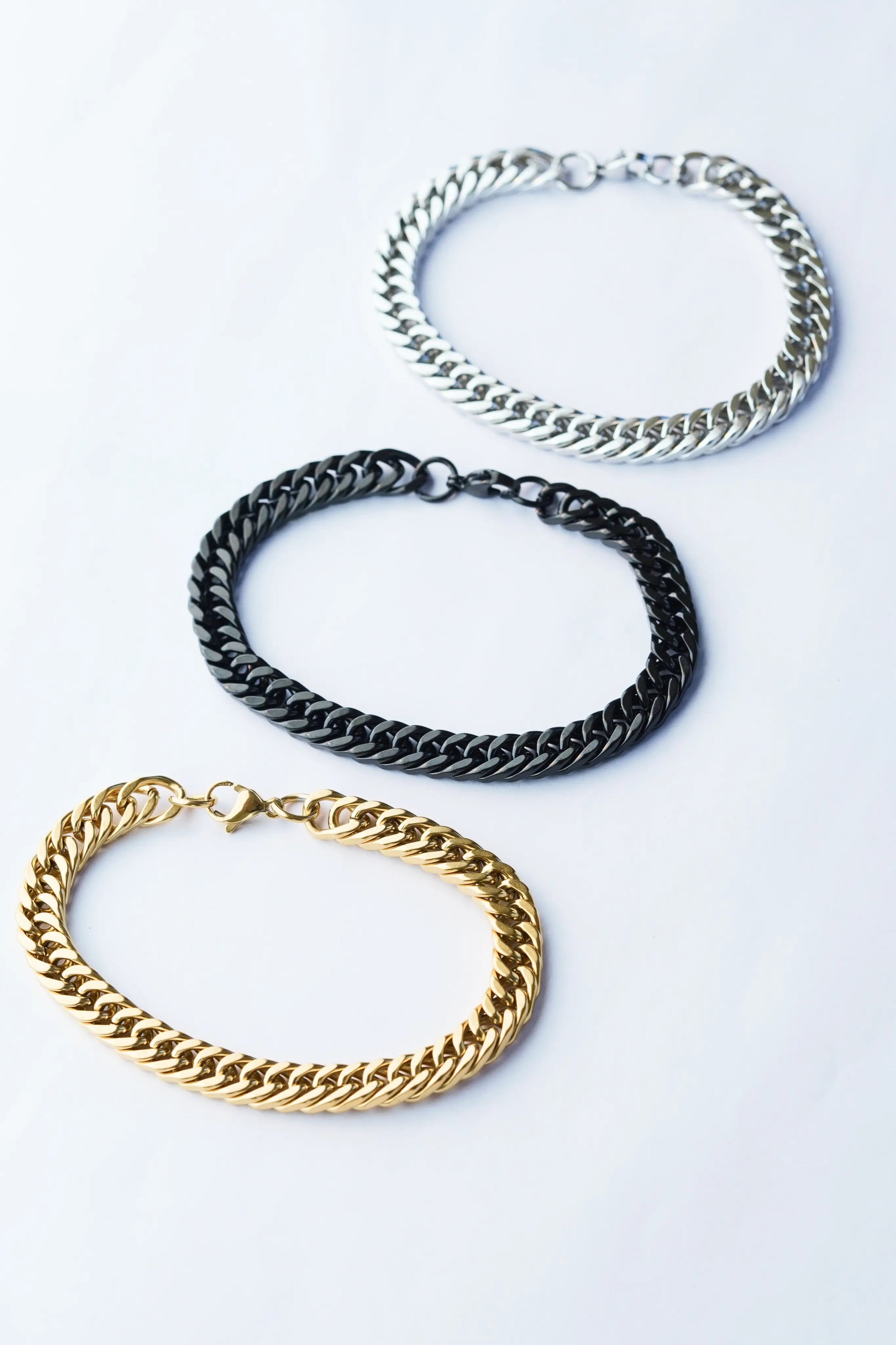 Sleek Chain Bracelet worldjewel.in barcelet for men