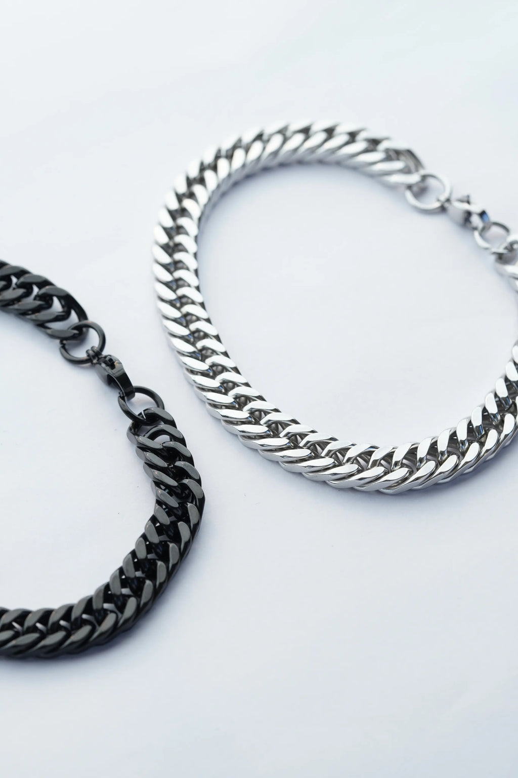 Sleek Chain Bracelet worldjewel.in barcelet for men