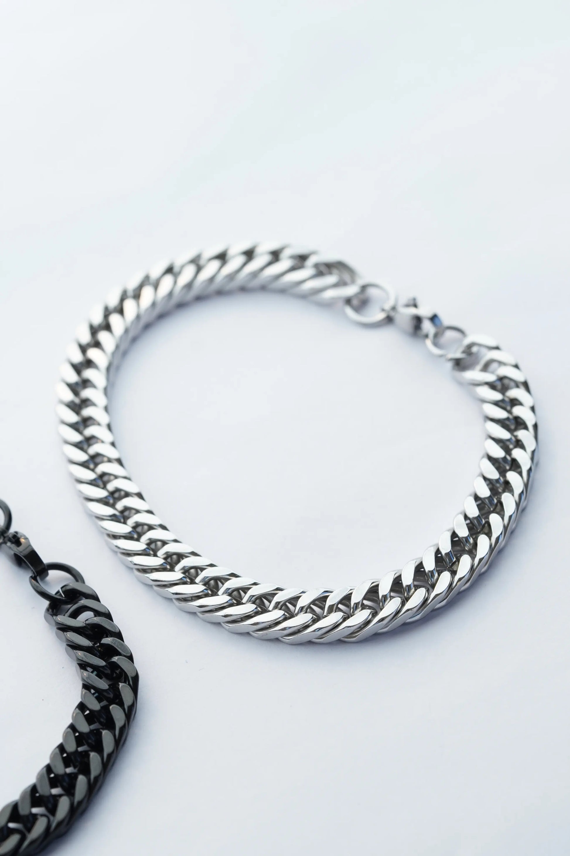 Sleek Chain Bracelet worldjewel.in barcelet for men