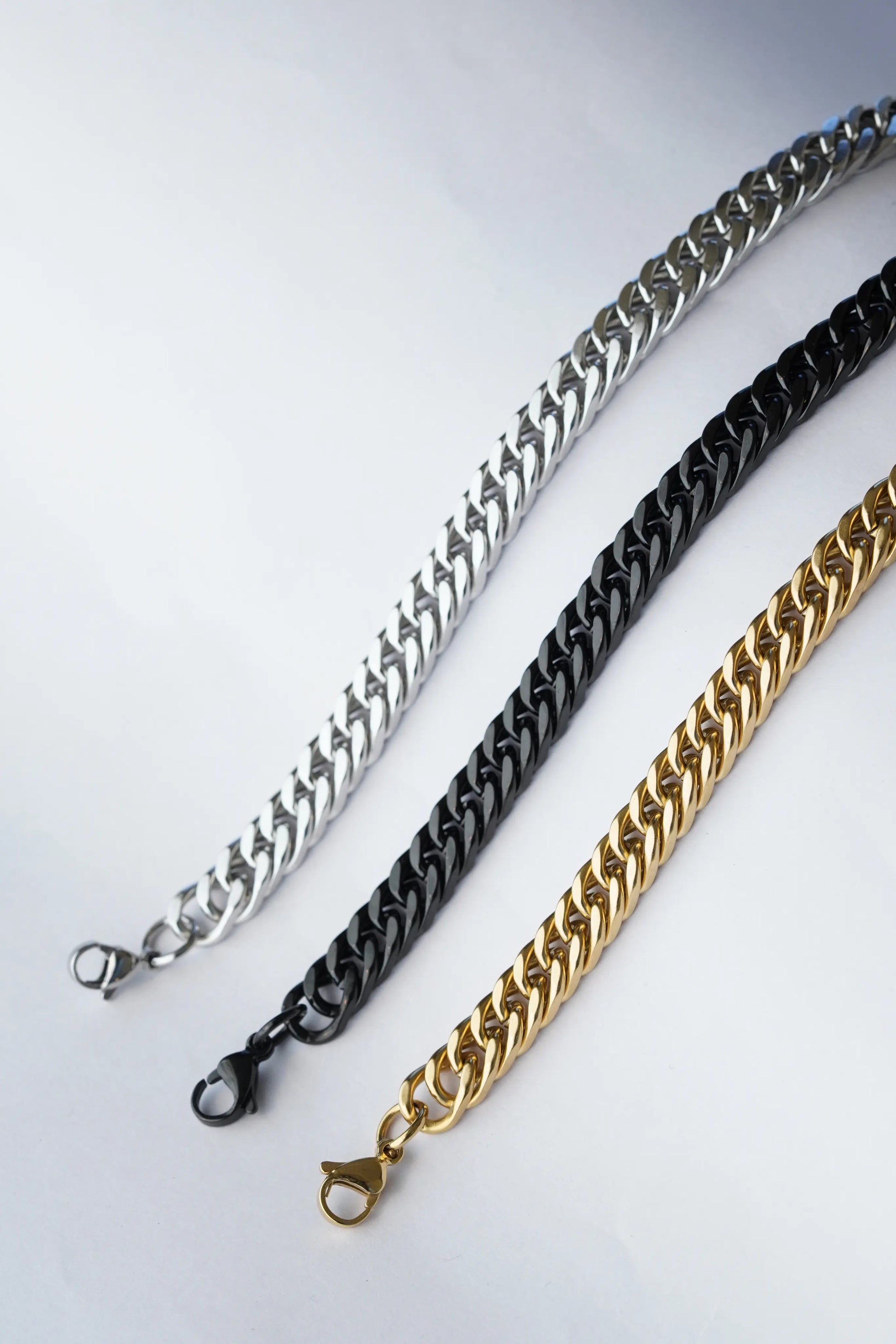 Sleek Chain Bracelet worldjewel.in barcelet for men