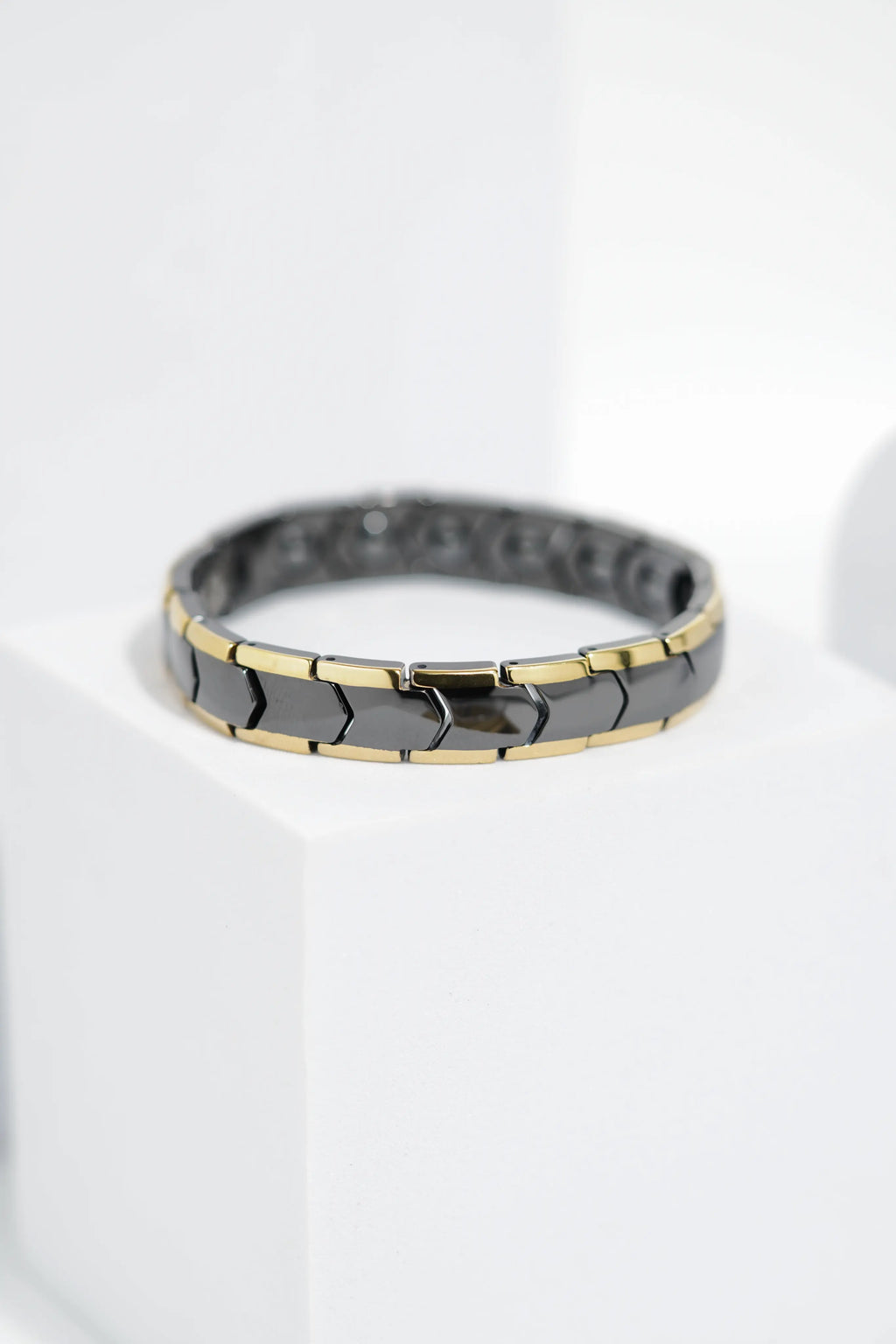 SlimCore Ceramic bracelet for men. worldjewel.in men's bracelets