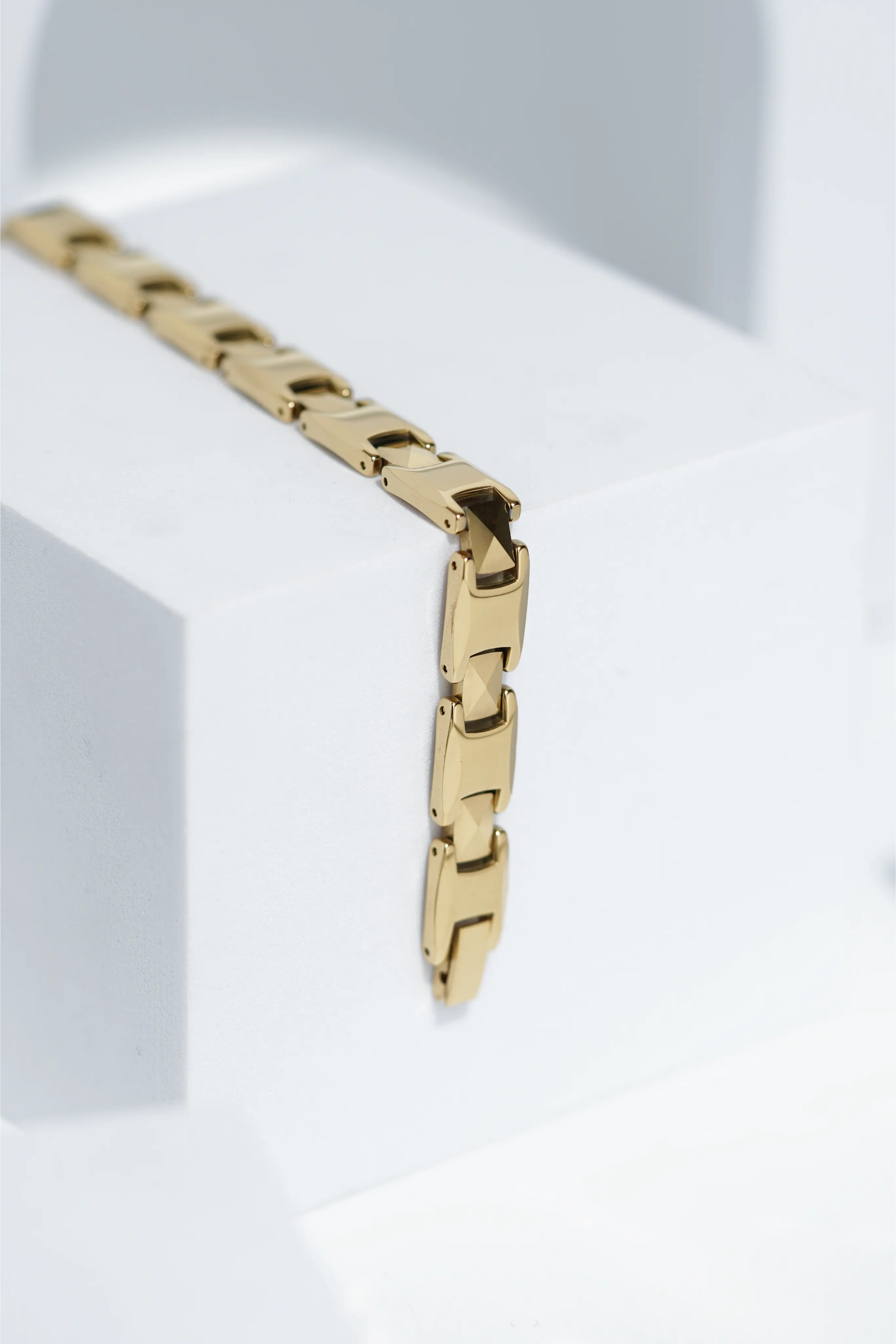 Solis - Ceramic bracelet for men. worldjewel.in men's bracelets