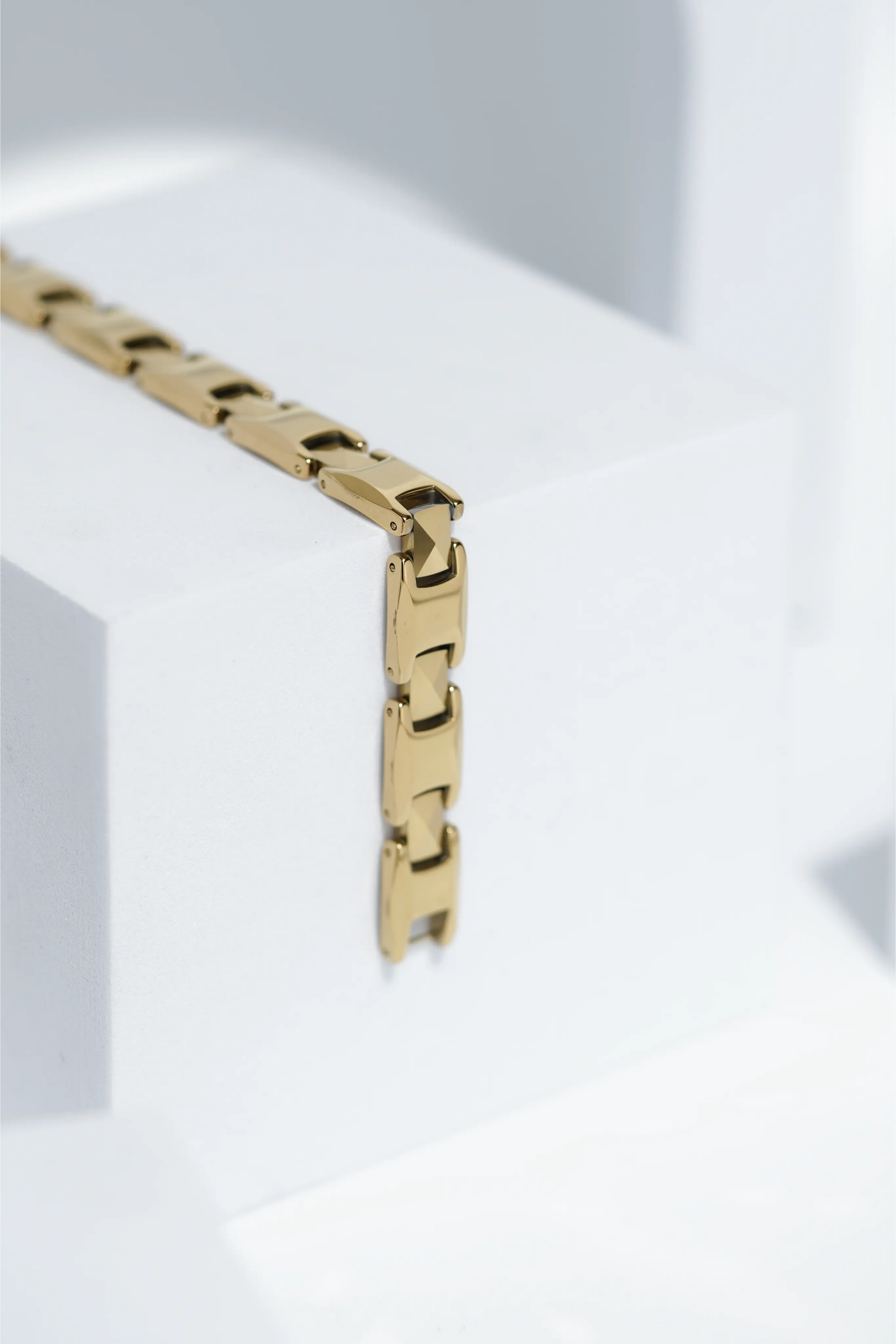 Solis - Ceramic bracelet for men. worldjewel.in men's bracelets