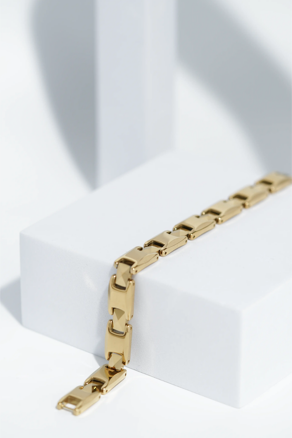 Solis - Ceramic bracelet for men. worldjewel.in men's bracelets