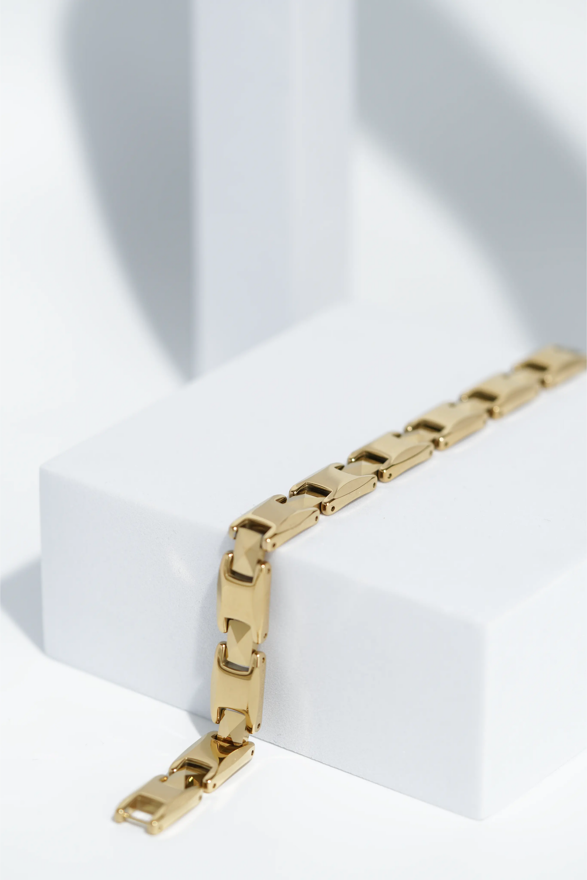 Solis - Ceramic bracelet for men. worldjewel.in men's bracelets