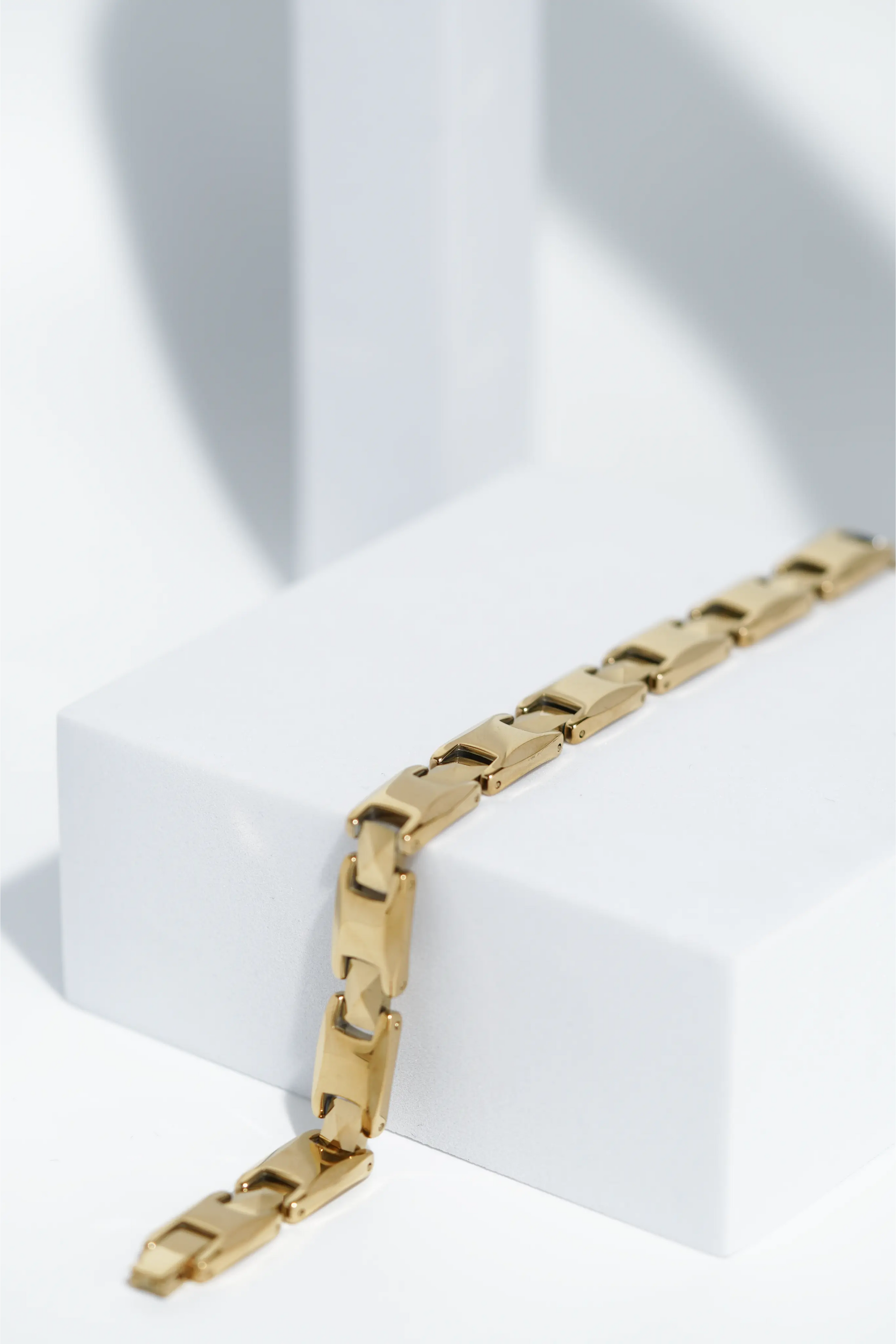 Solis - Ceramic bracelet for men. worldjewel.in men's bracelets