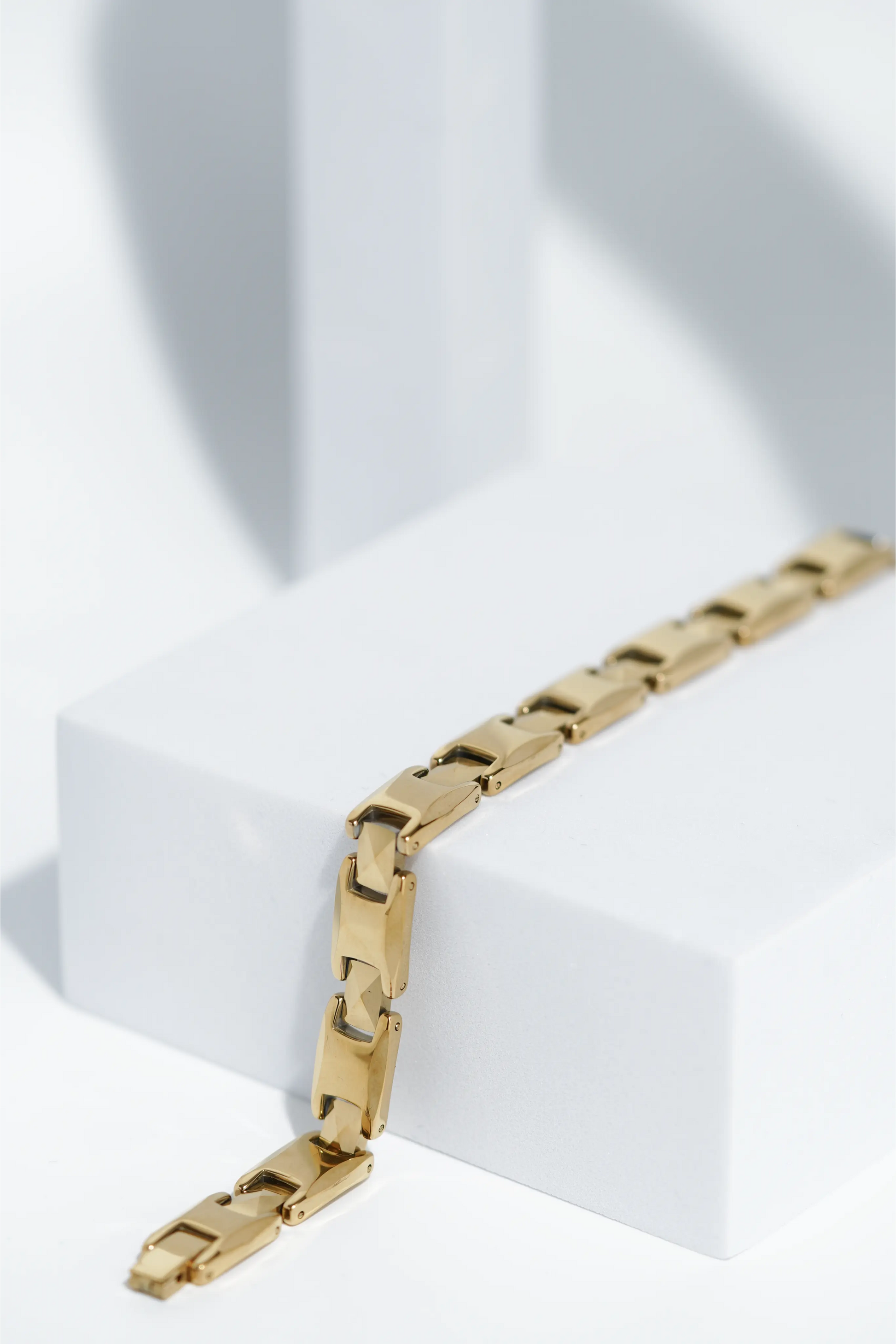 Solis - Ceramic bracelet for men. worldjewel.in men's bracelets