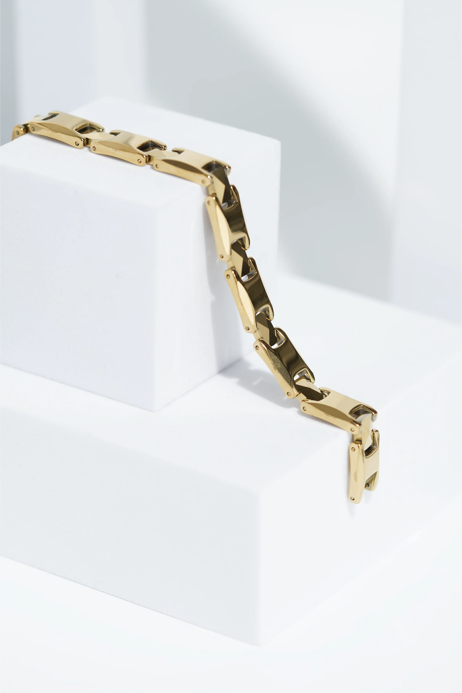 Solis - Ceramic bracelet for men. worldjewel.in men's bracelets
