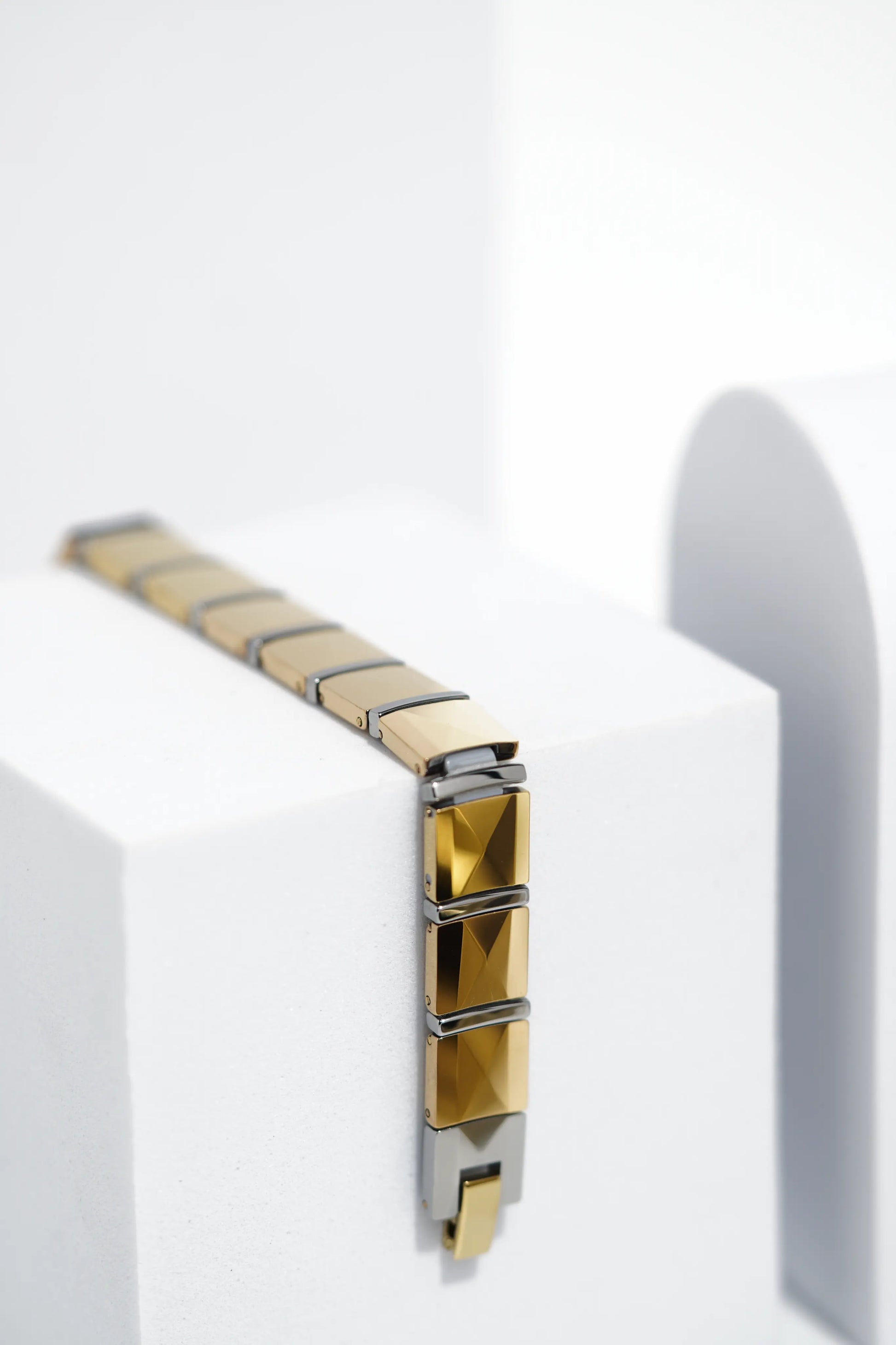 Velin - Ceramic bracelet for men. worldjewel.in men's bracelets