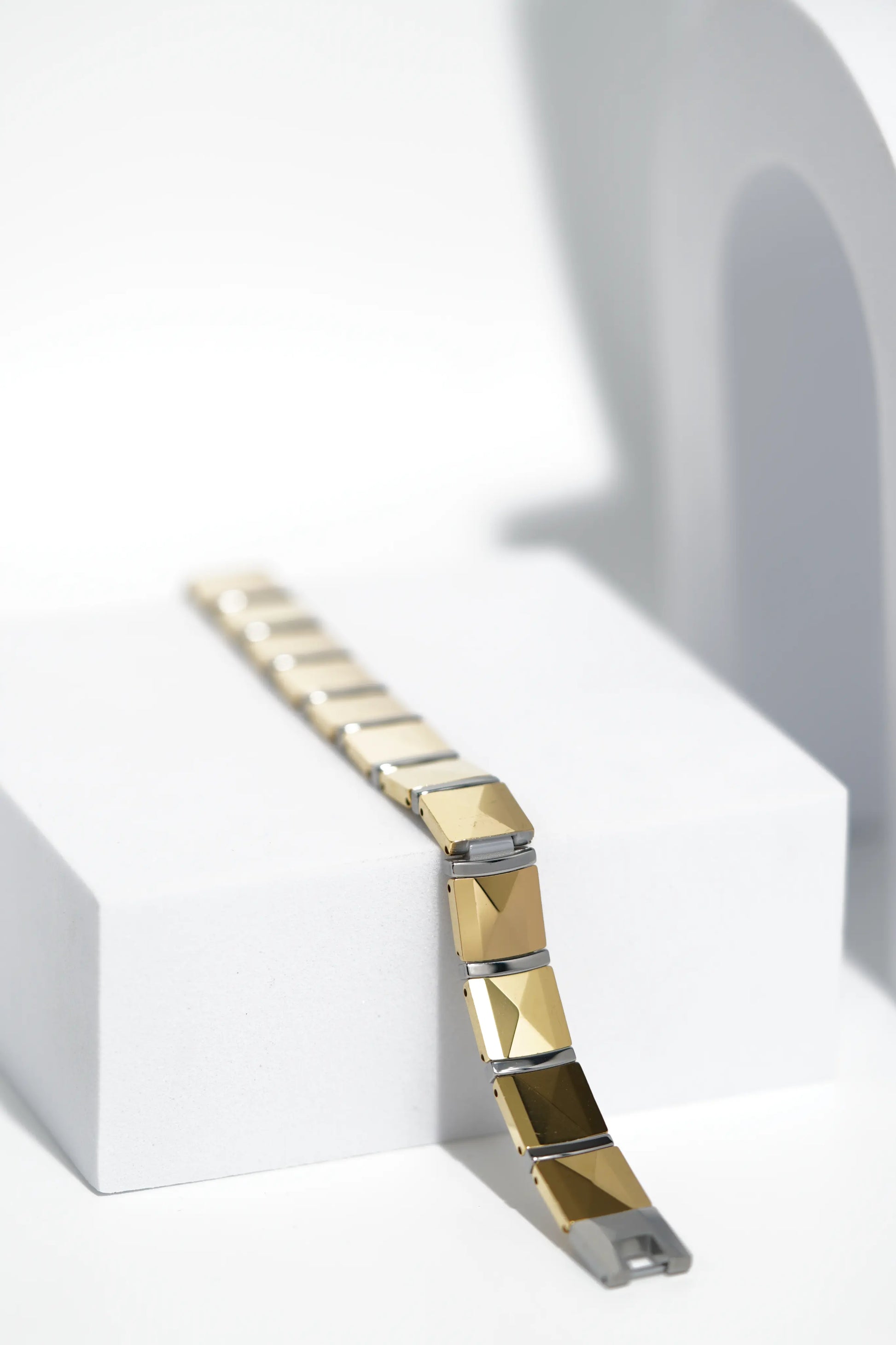 Velin - Ceramic bracelet for men. worldjewel.in men's bracelets