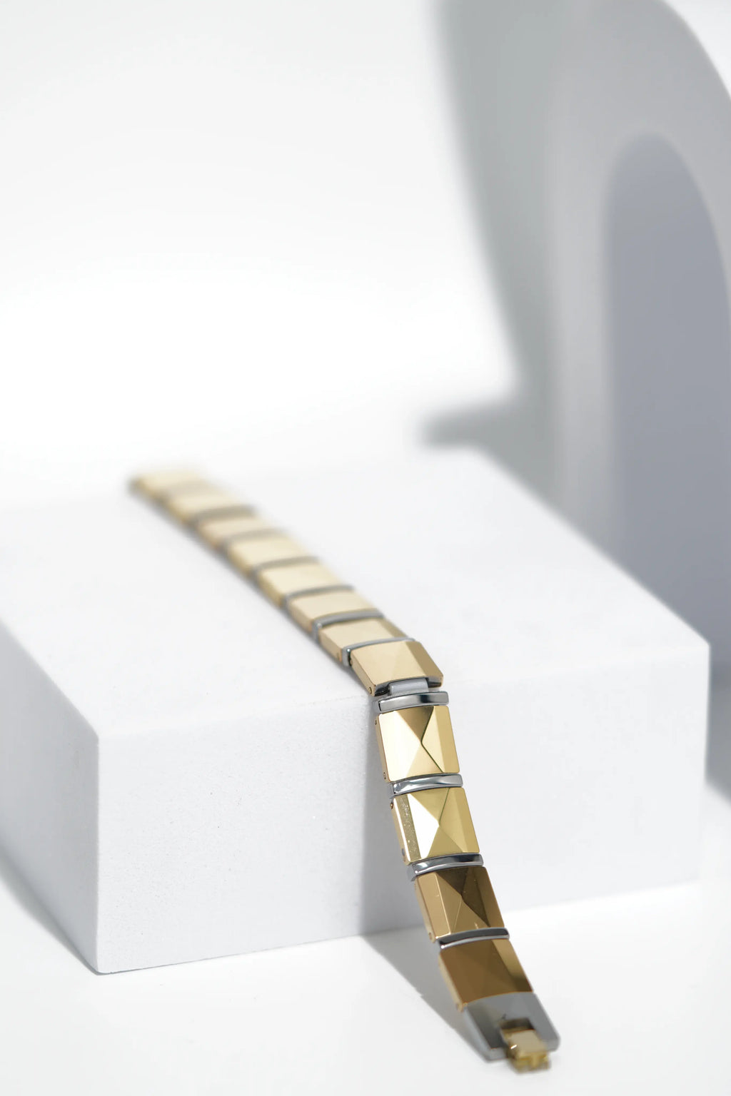 Velin - Ceramic bracelet for men. worldjewel.in men's bracelets