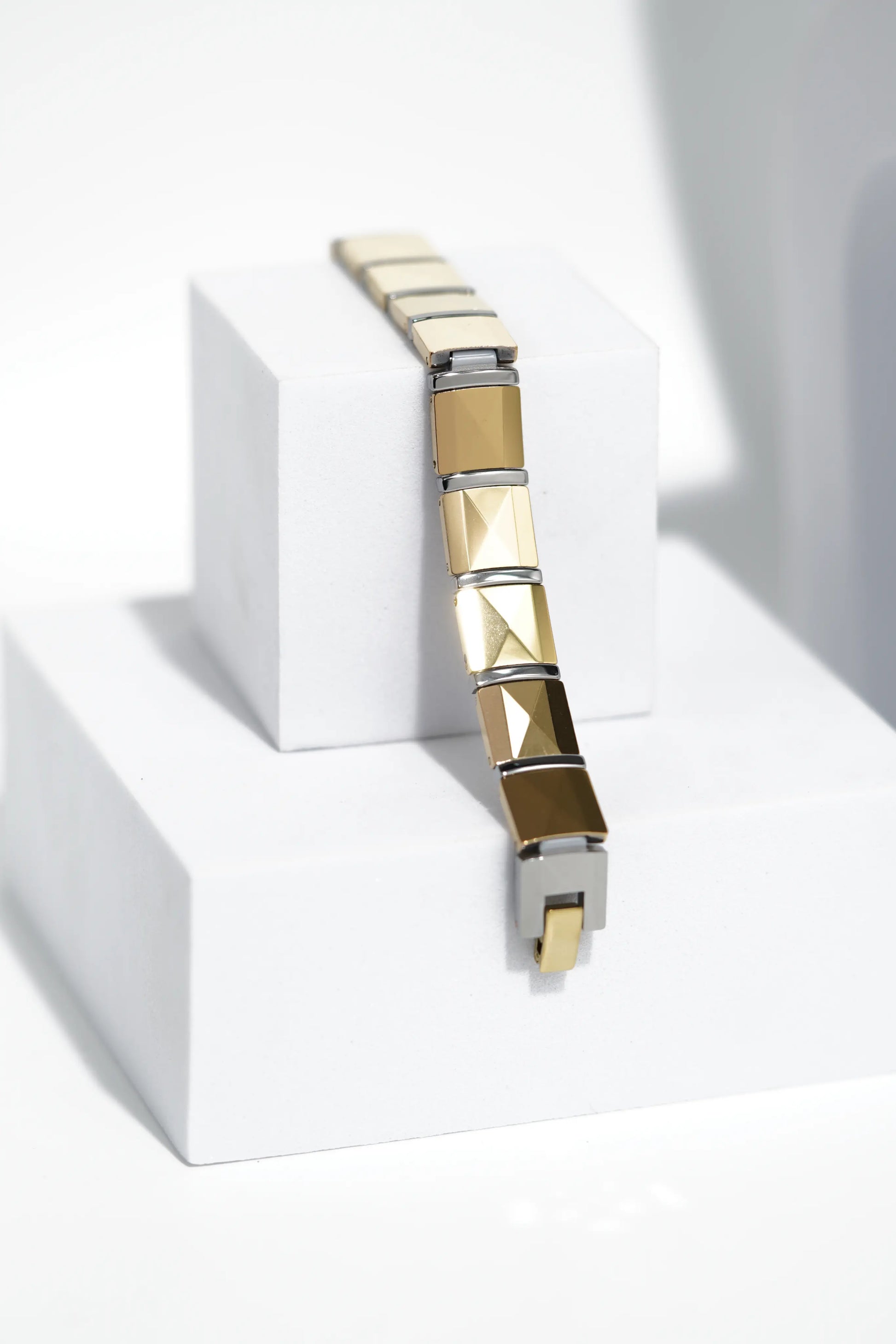 Velin - Ceramic bracelet for men. worldjewel.in men's bracelets