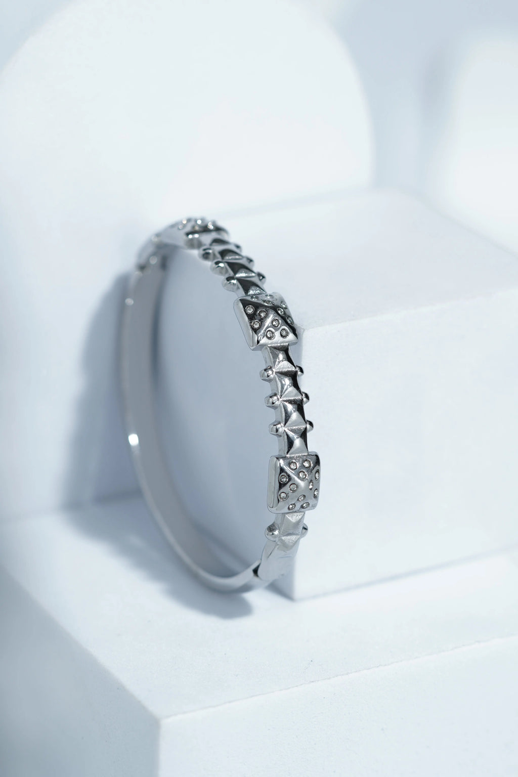 Velora Loop Bangle Bracelet worldjewel.in CUFF BRACELET FOR WOMEN