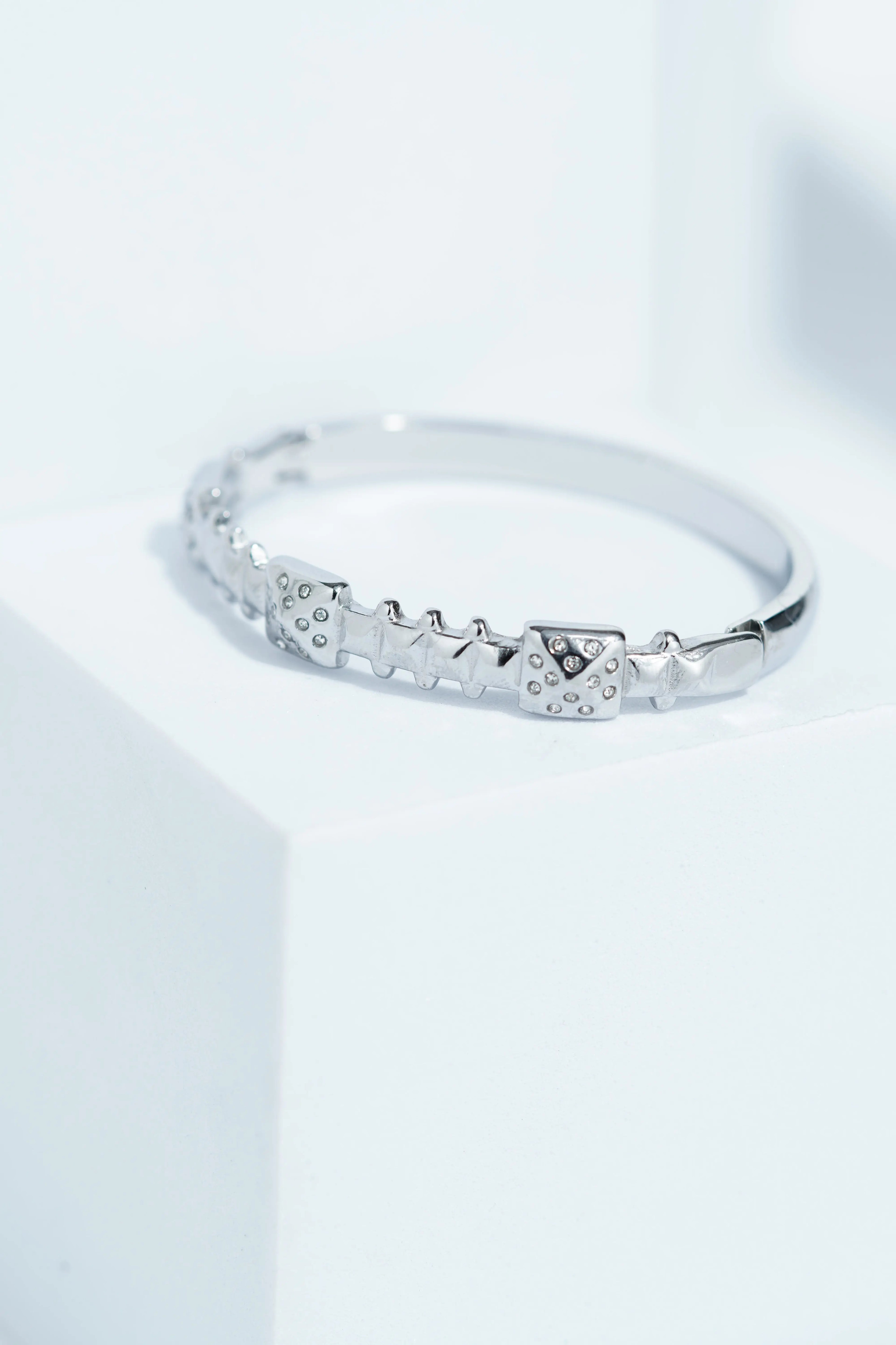 Velora Loop Bangle Bracelet worldjewel.in CUFF BRACELET FOR WOMEN