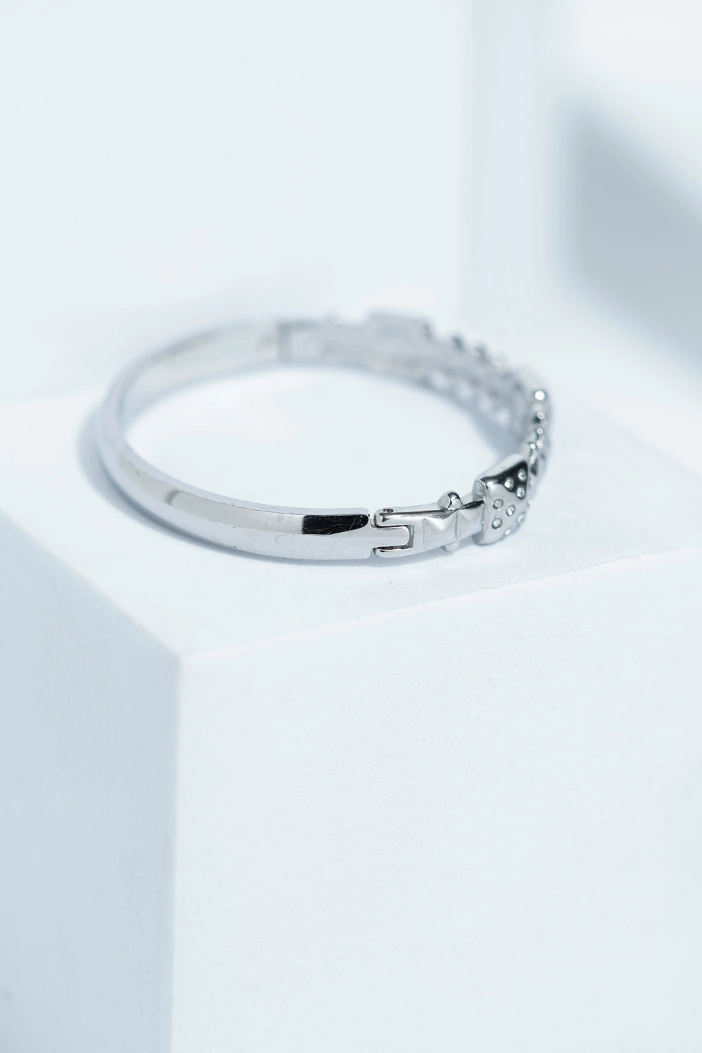 Velora Loop Bangle Bracelet worldjewel.in CUFF BRACELET FOR WOMEN