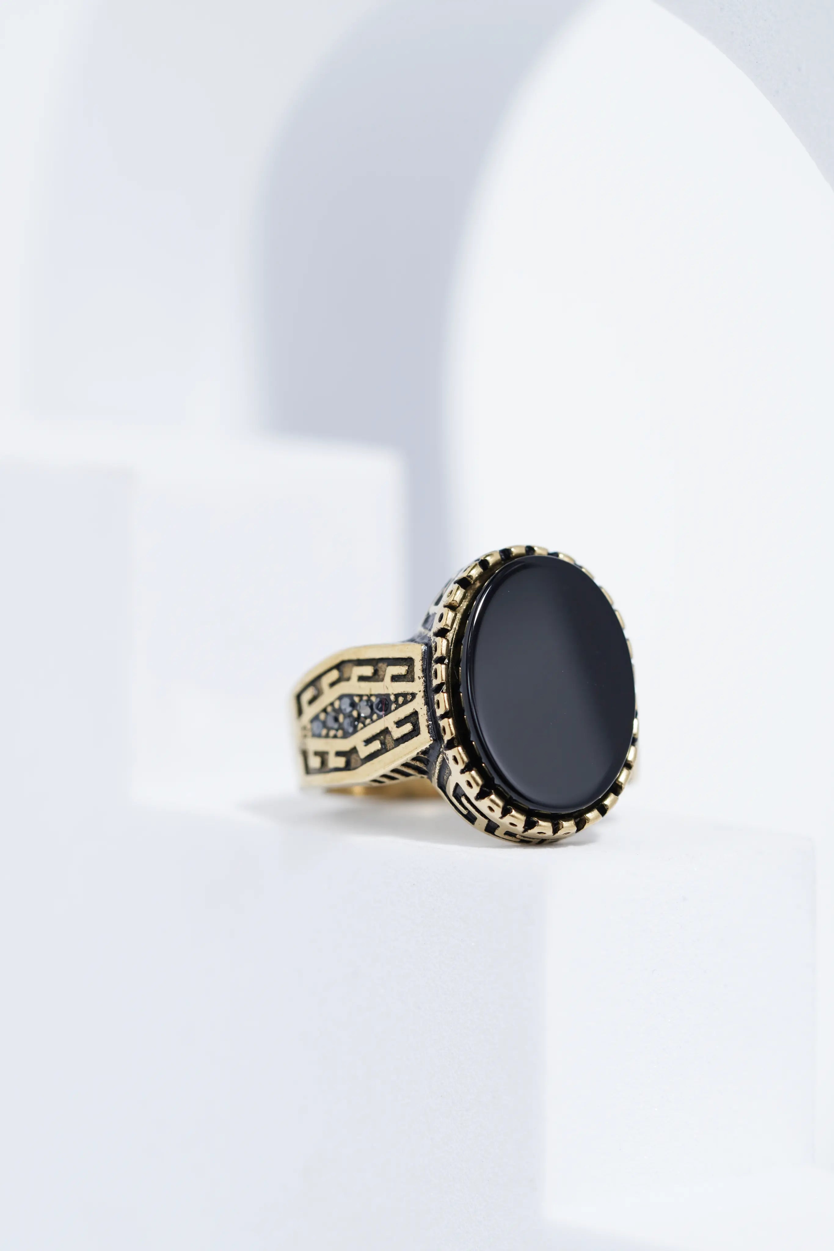 Vingate Oval Stone Golden Ring For Men worldjewel.in men's ring