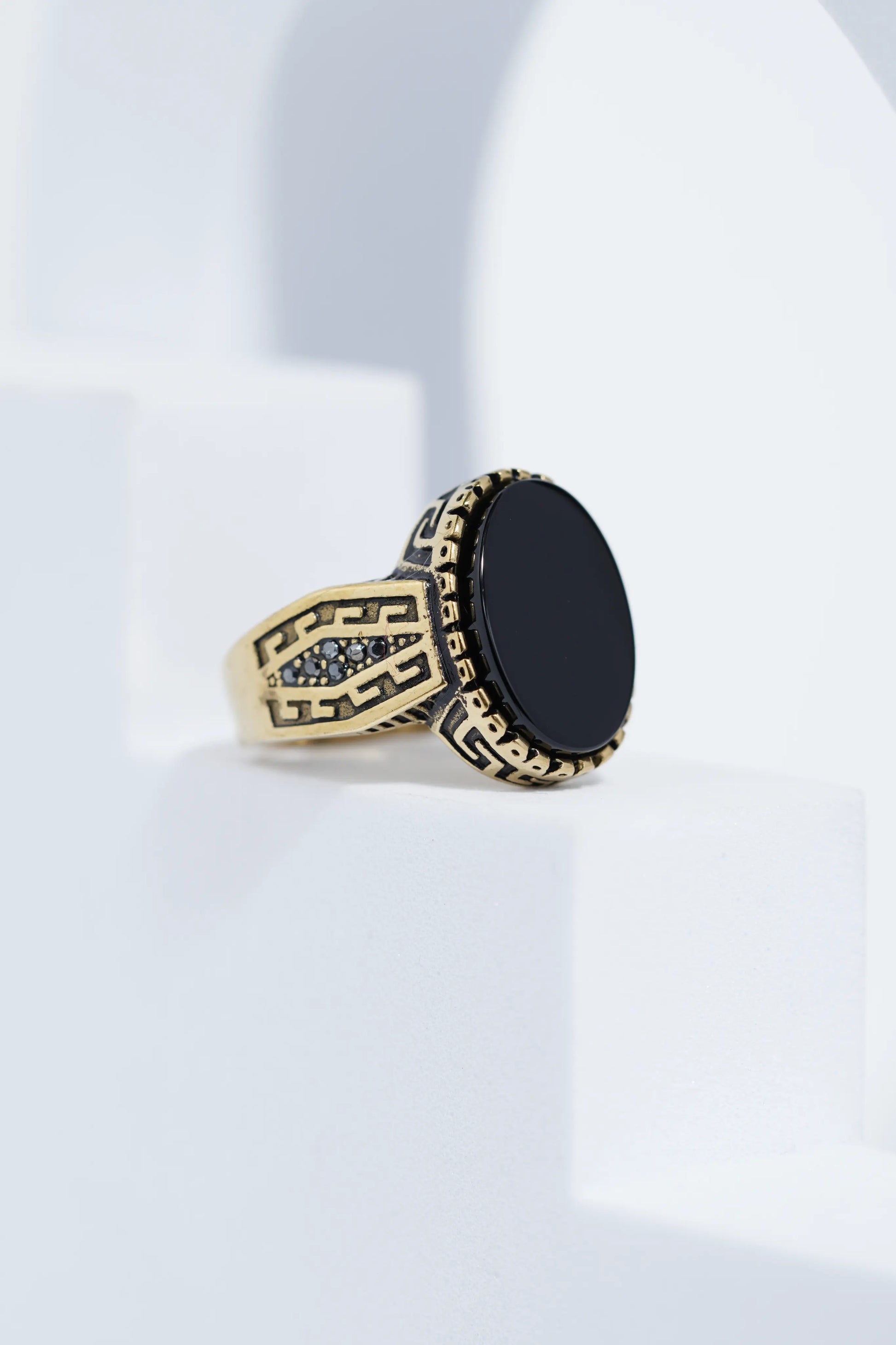 Vingate Oval Stone Golden Ring For Men worldjewel.in men's ring