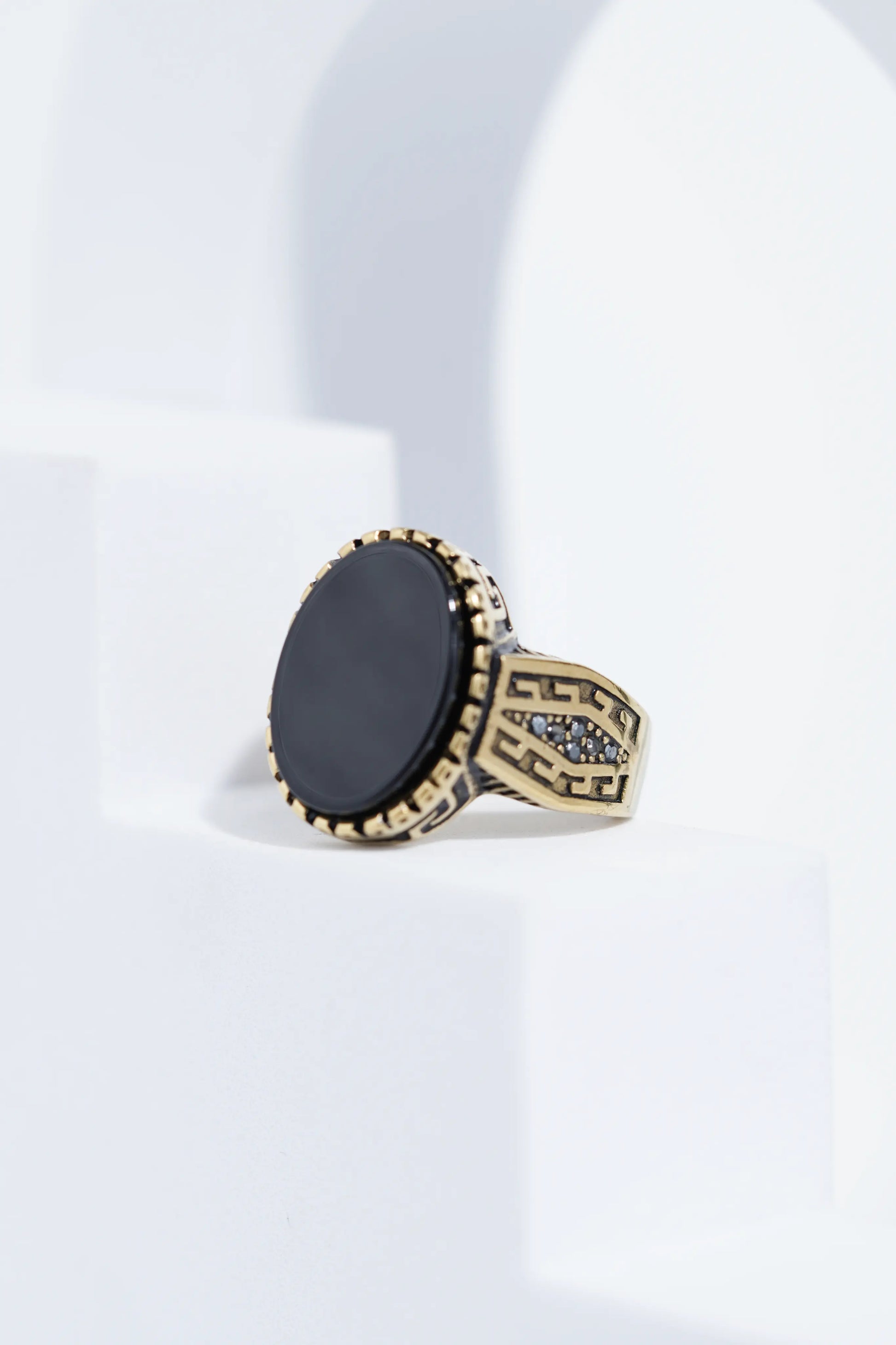 Vingate Oval Stone Golden Ring For Men worldjewel.in men's ring