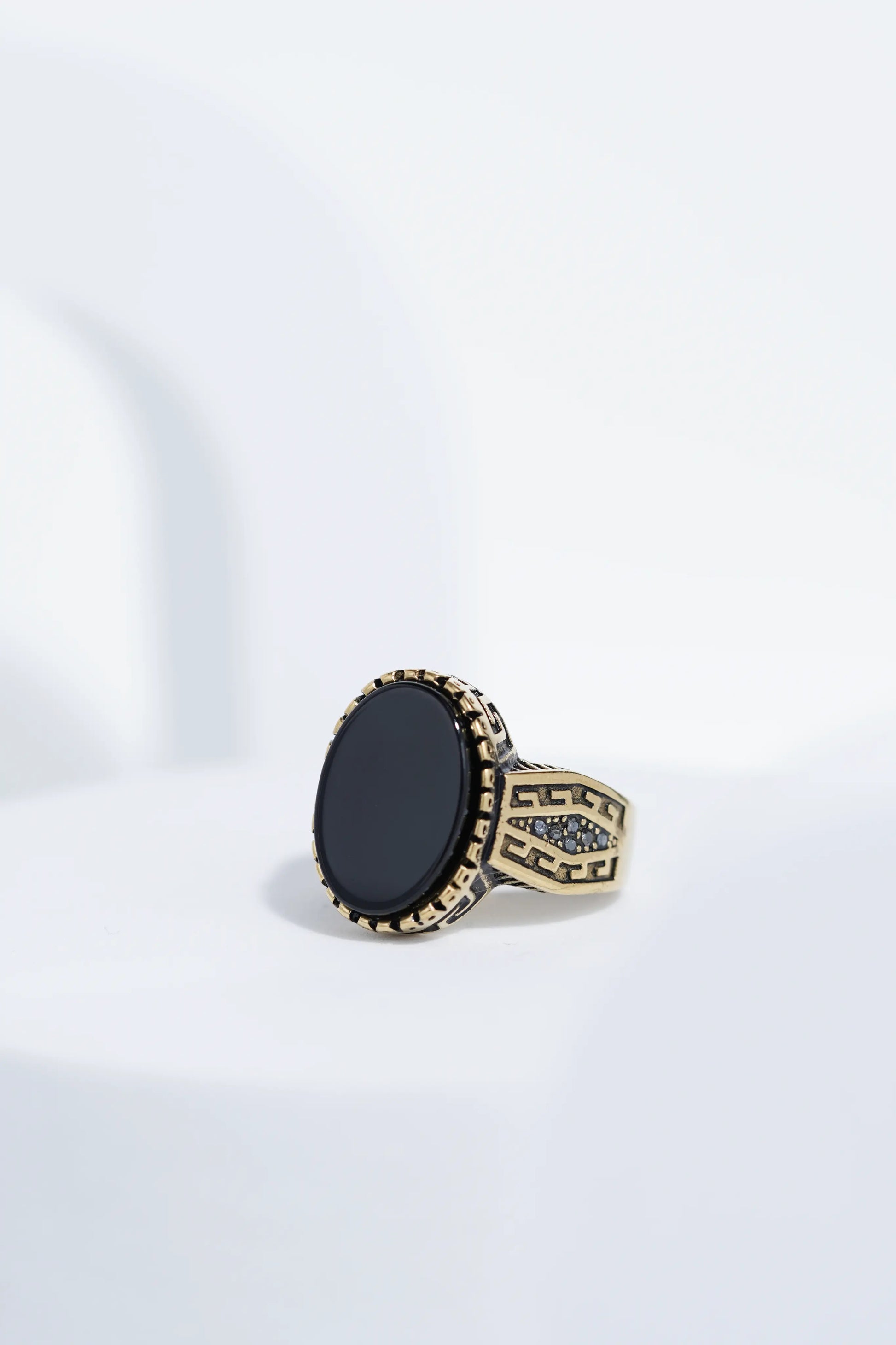 Vingate Oval Stone Golden Ring For Men worldjewel.in men's ring