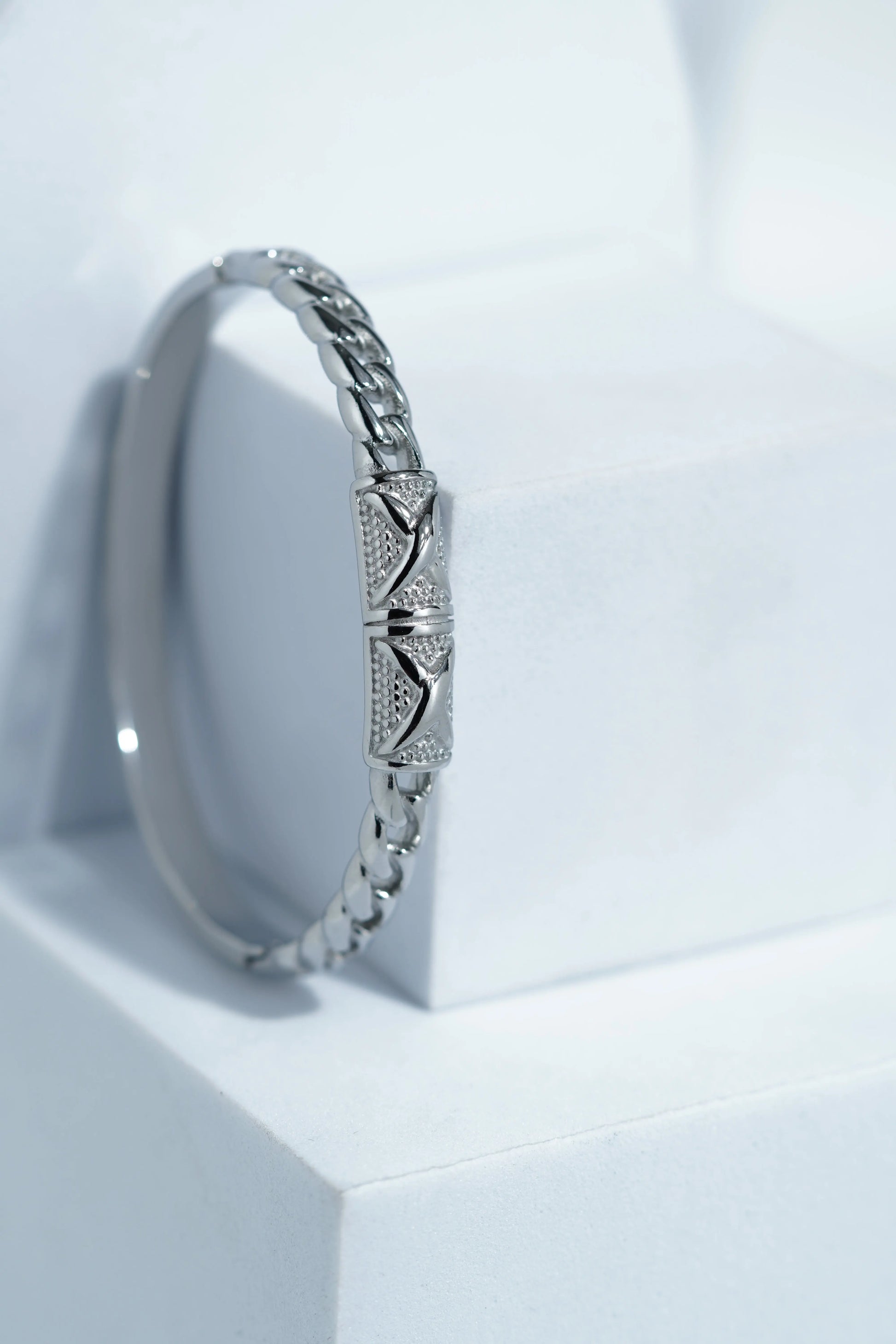 Vyne Halo Bangle Bracelet worldjewel.in CUFF BRACELET FOR WOMEN