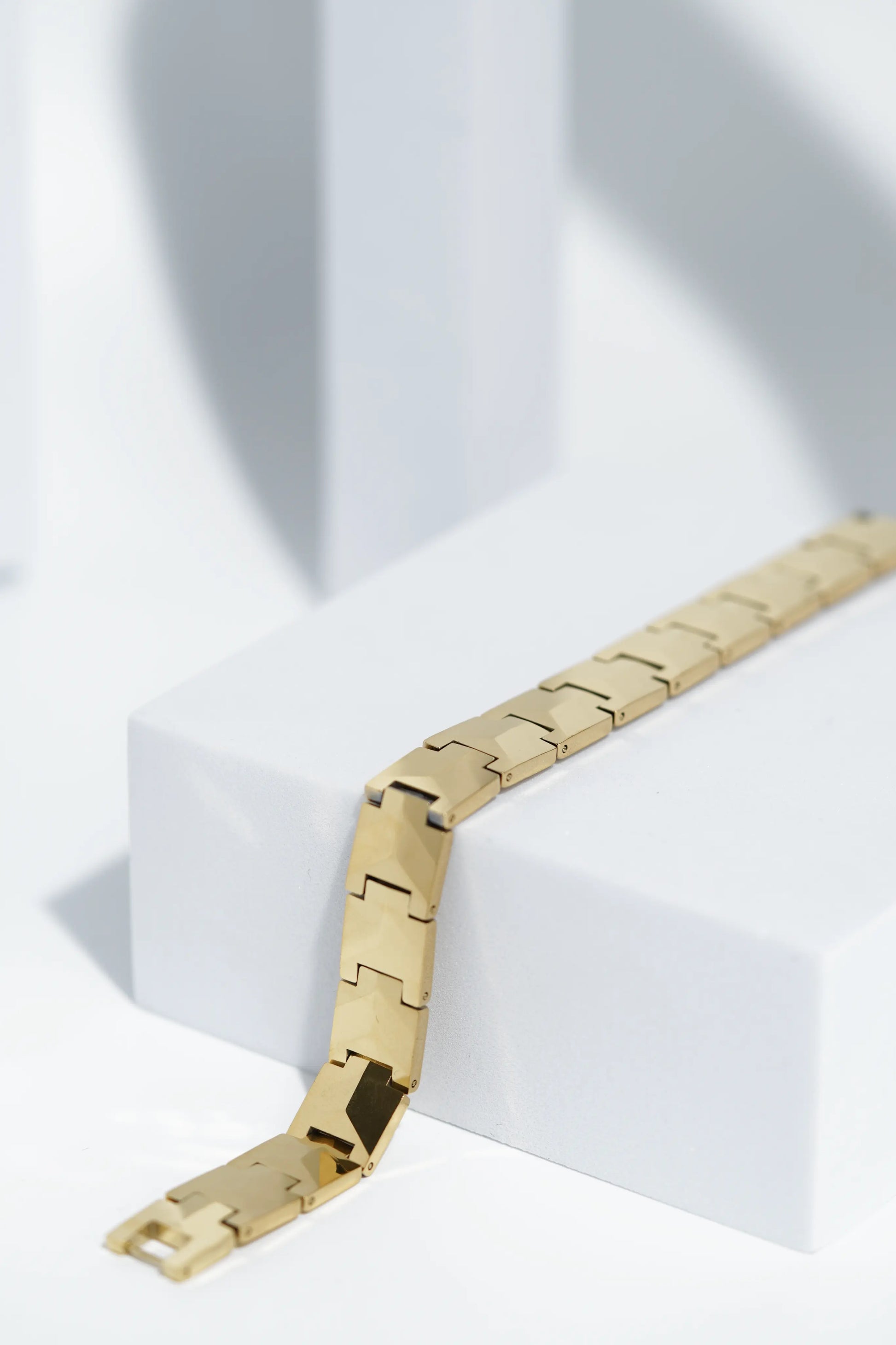 Wind Shine - Ceramic bracelet for men. worldjewel.in men's bracelets