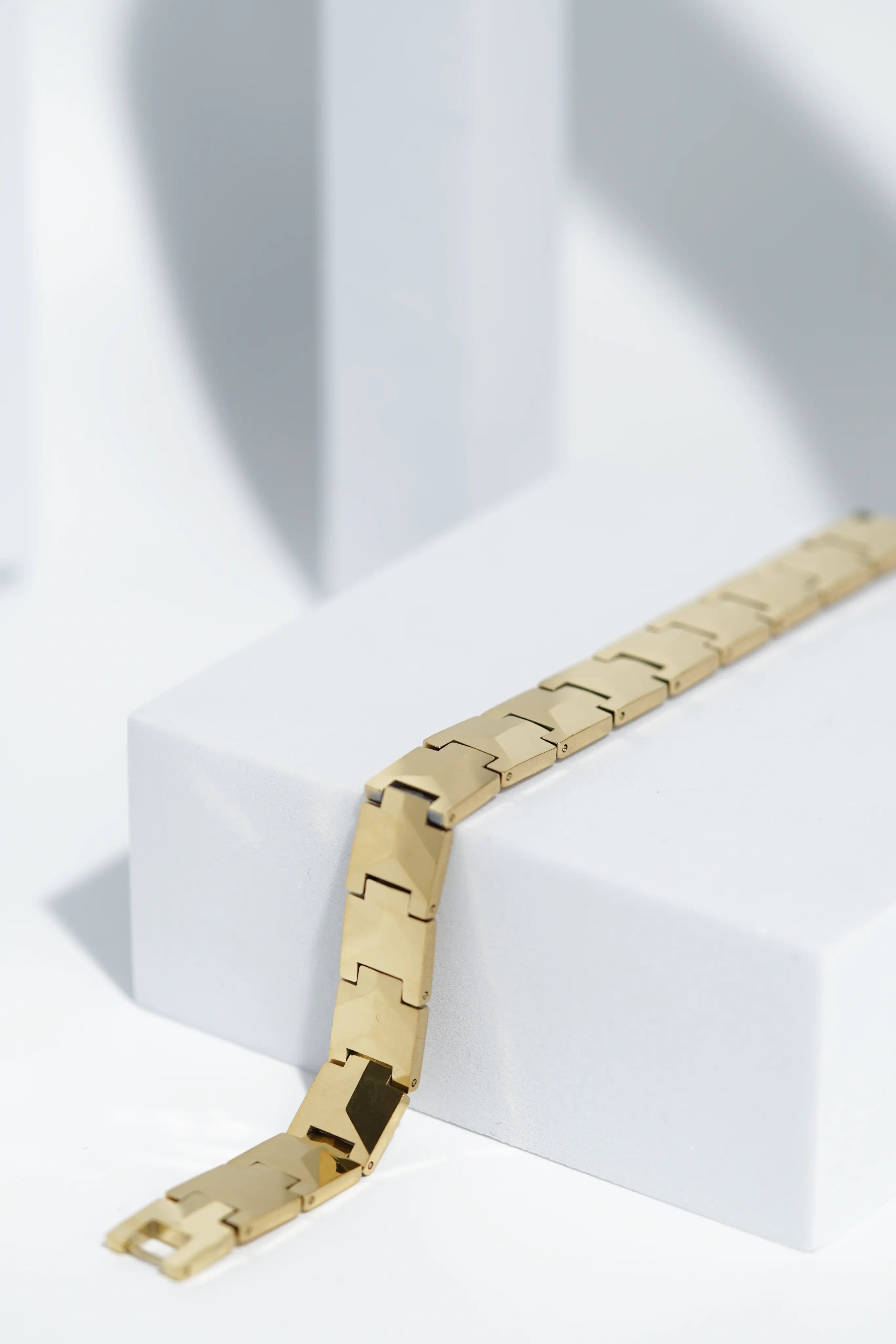 Wind Shine - Ceramic bracelet for men. worldjewel.in men's bracelets