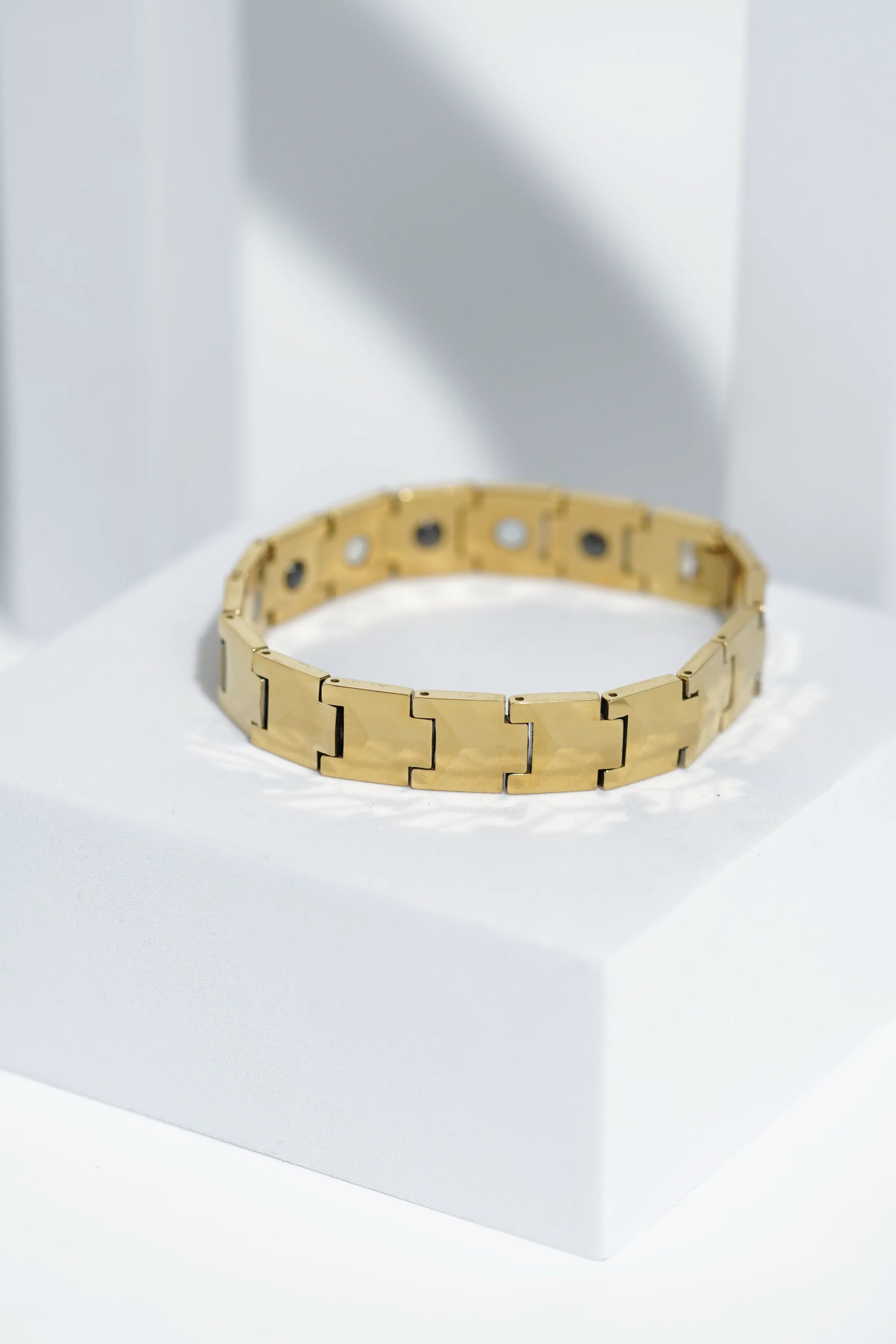 Wind Shine - Ceramic bracelet for men. worldjewel.in men's bracelets
