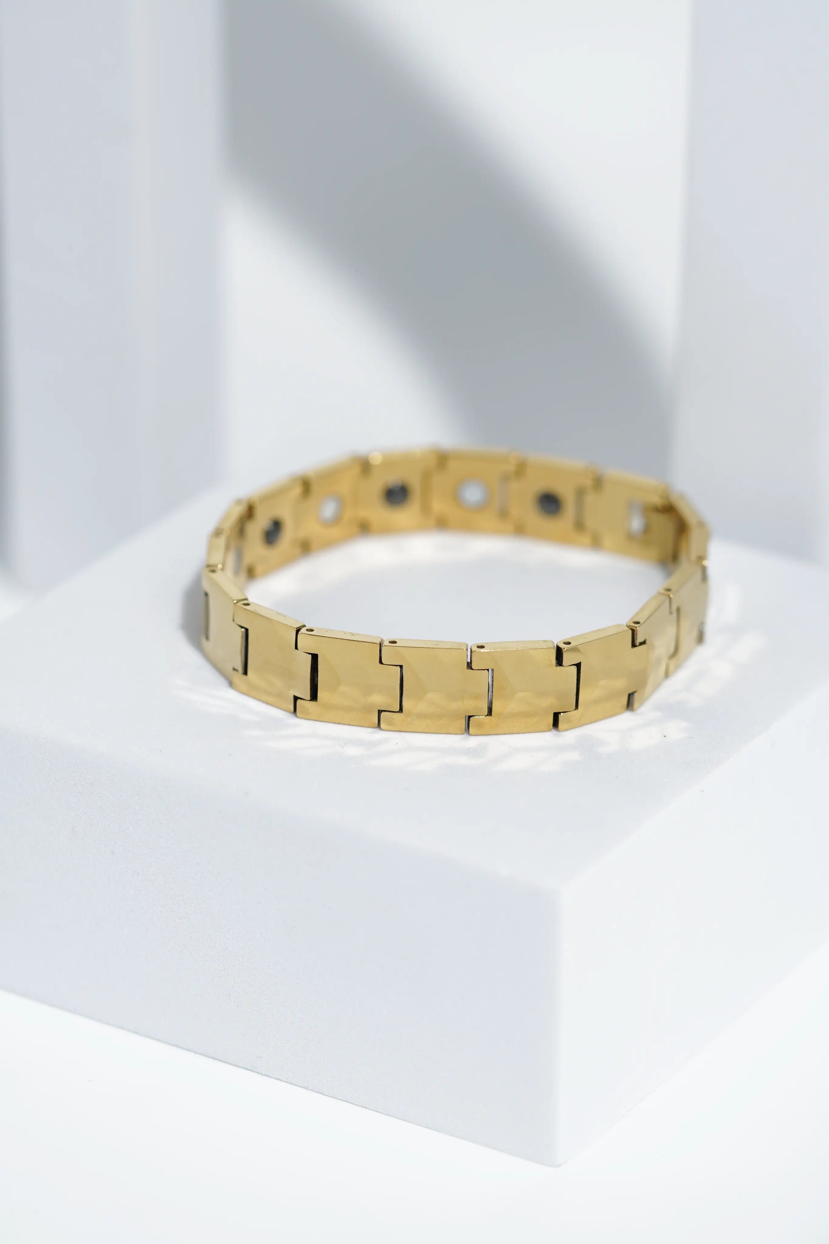 Wind Shine - Ceramic bracelet for men. worldjewel.in men's bracelets