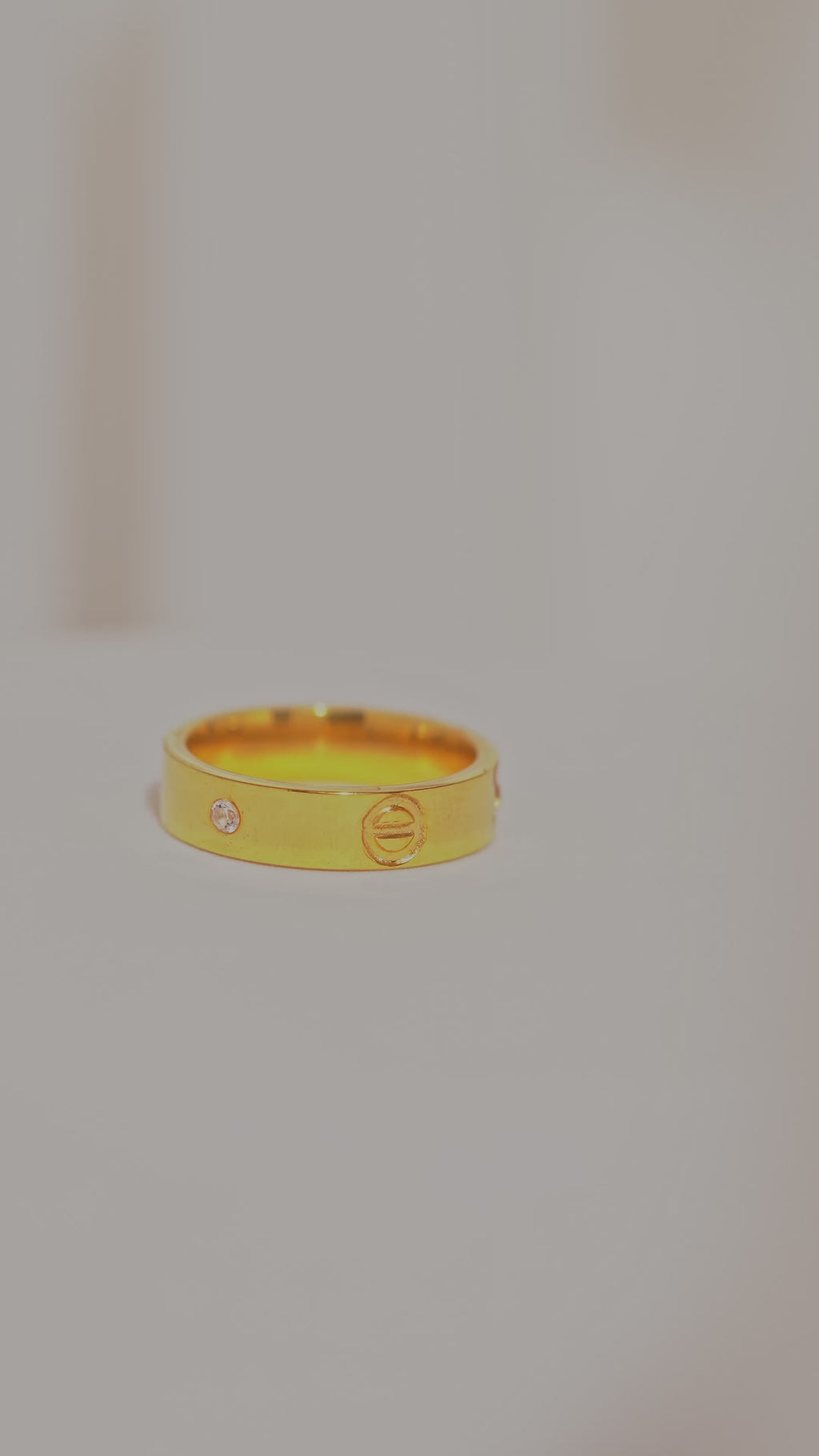 Sleek RIng