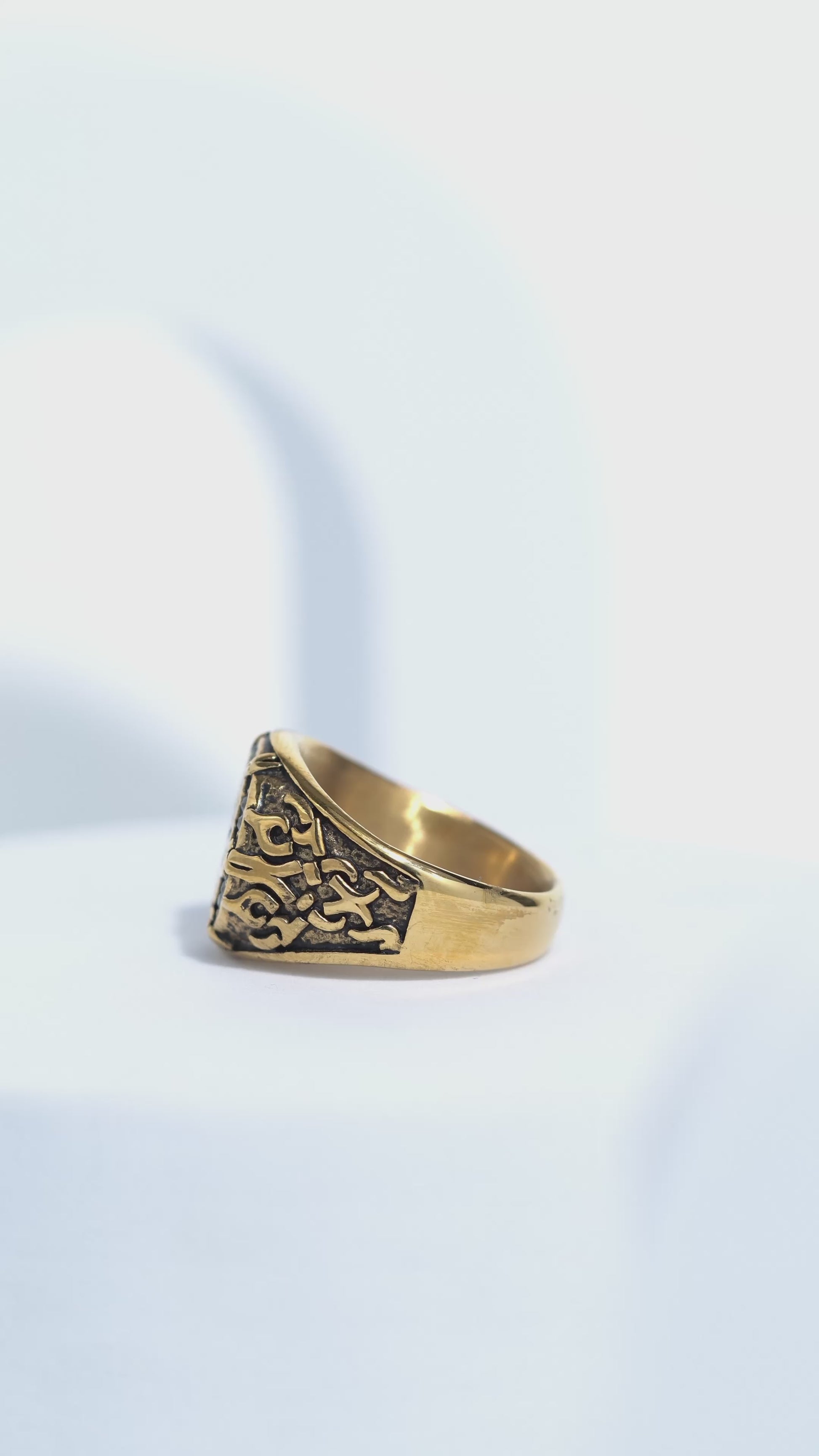 Flowar Golden Ring For Men