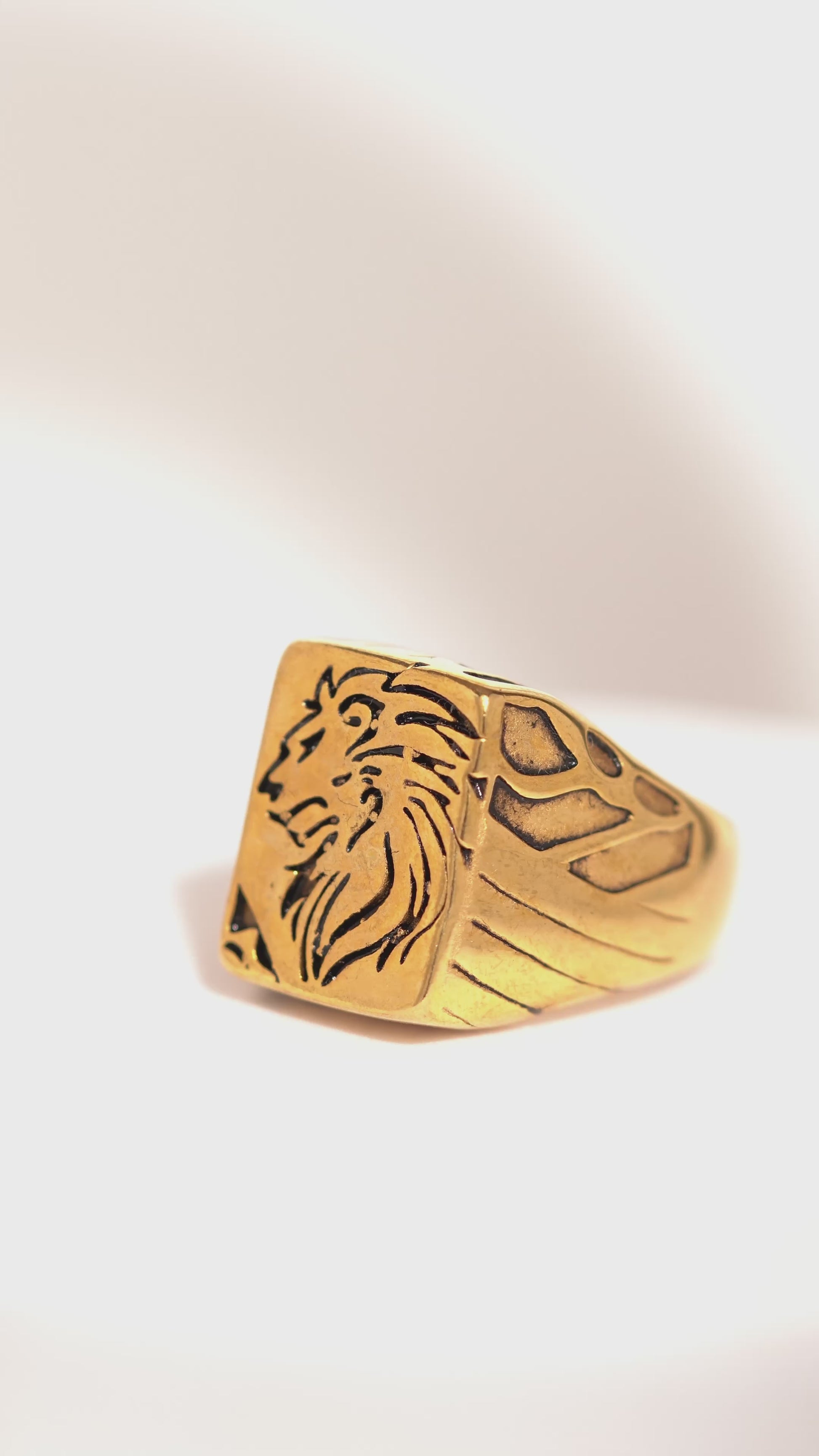 lion Engraved ring