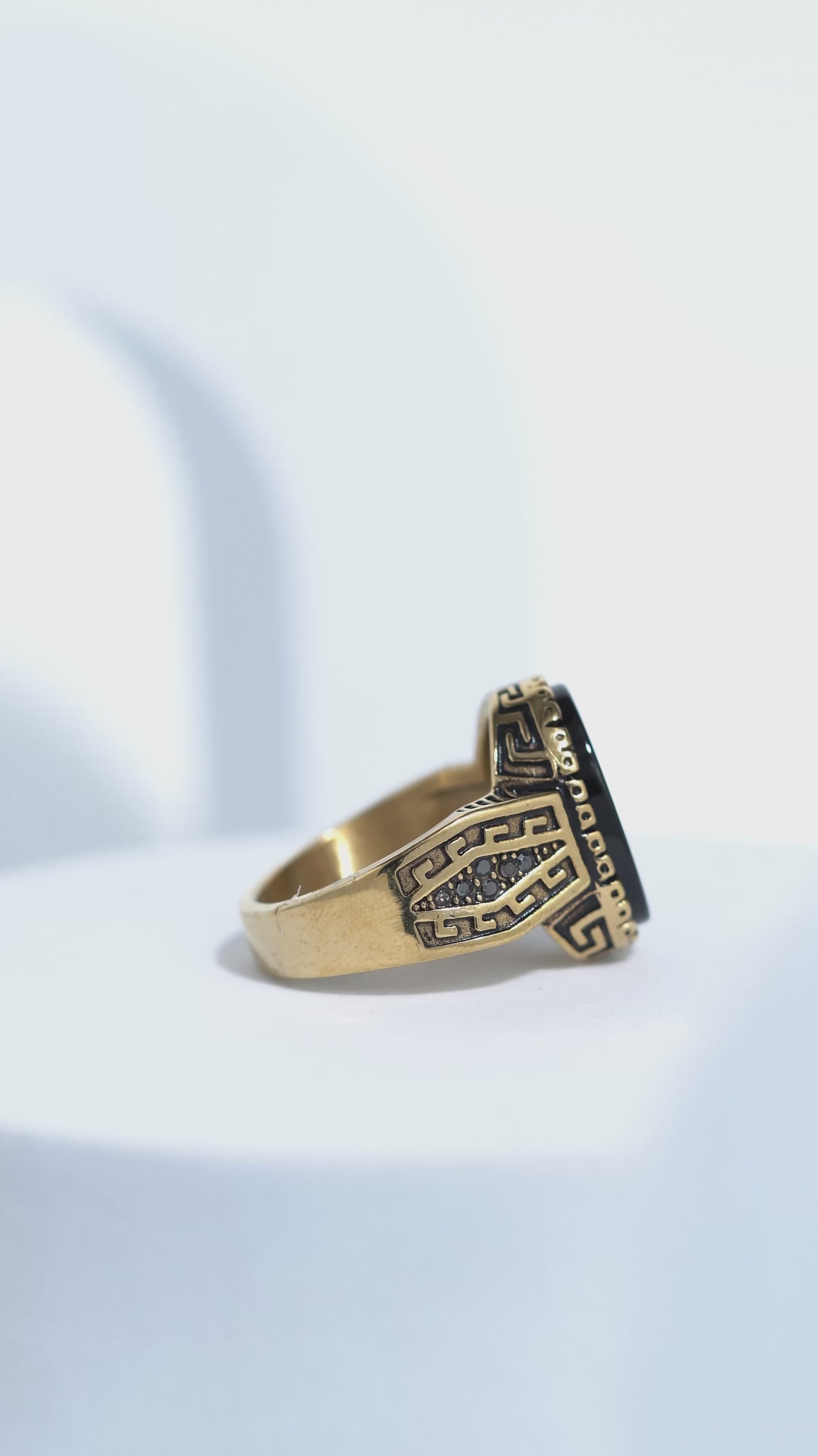 Vingate Oval Stone Golden Ring For Men
